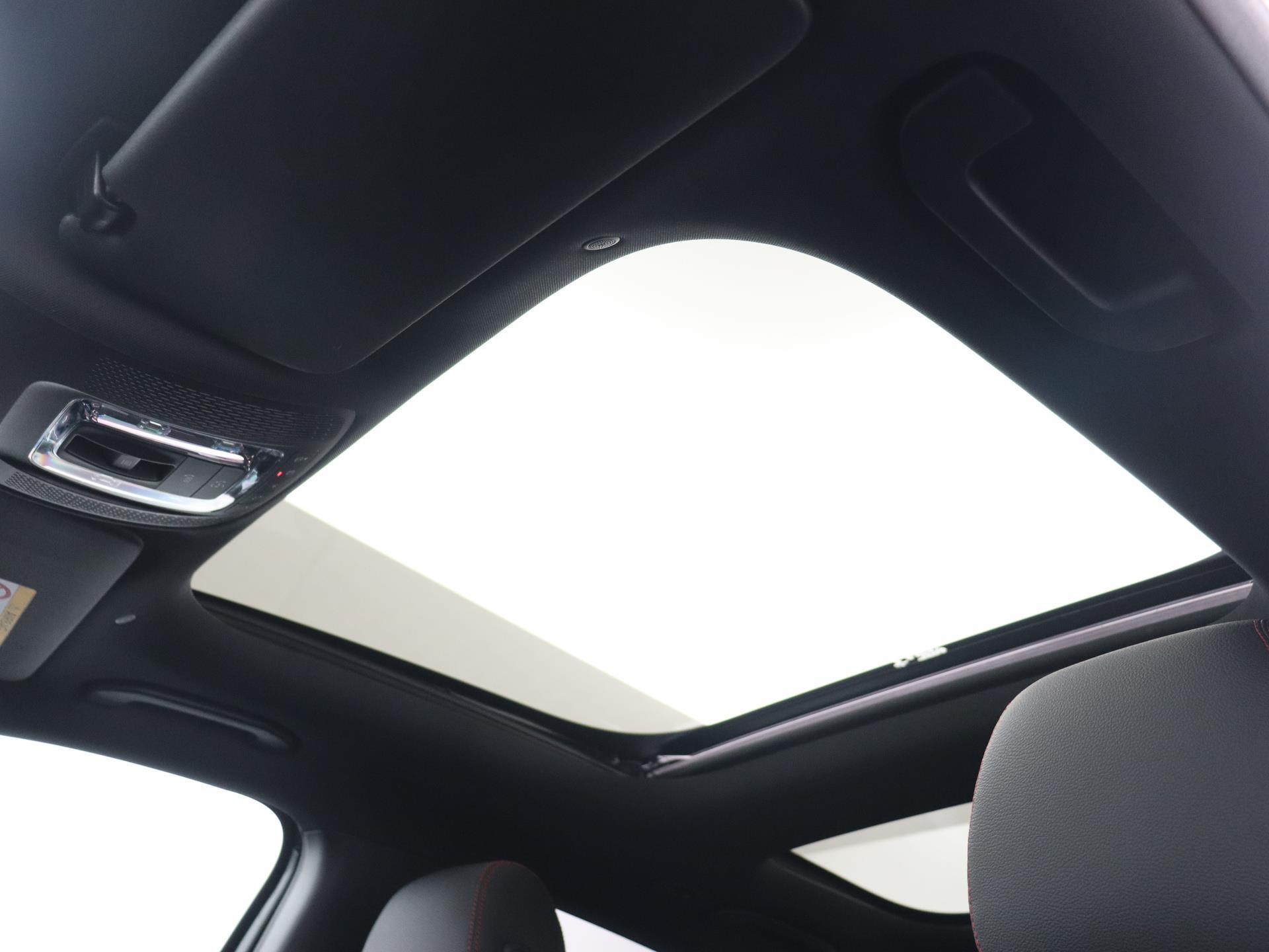 Mercedes-Benz B-Klasse 200 AMG Line 1