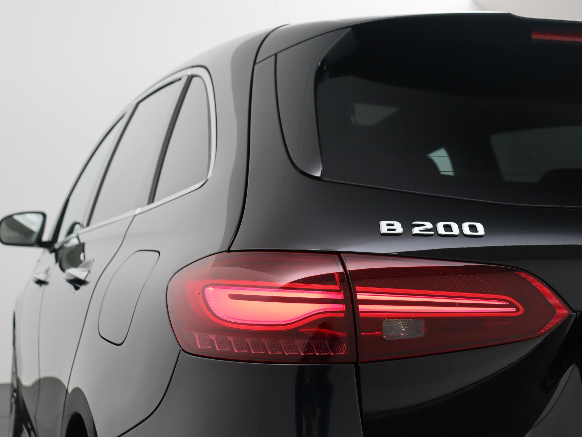 Mercedes-Benz B-Klasse 200 AMG Line 17