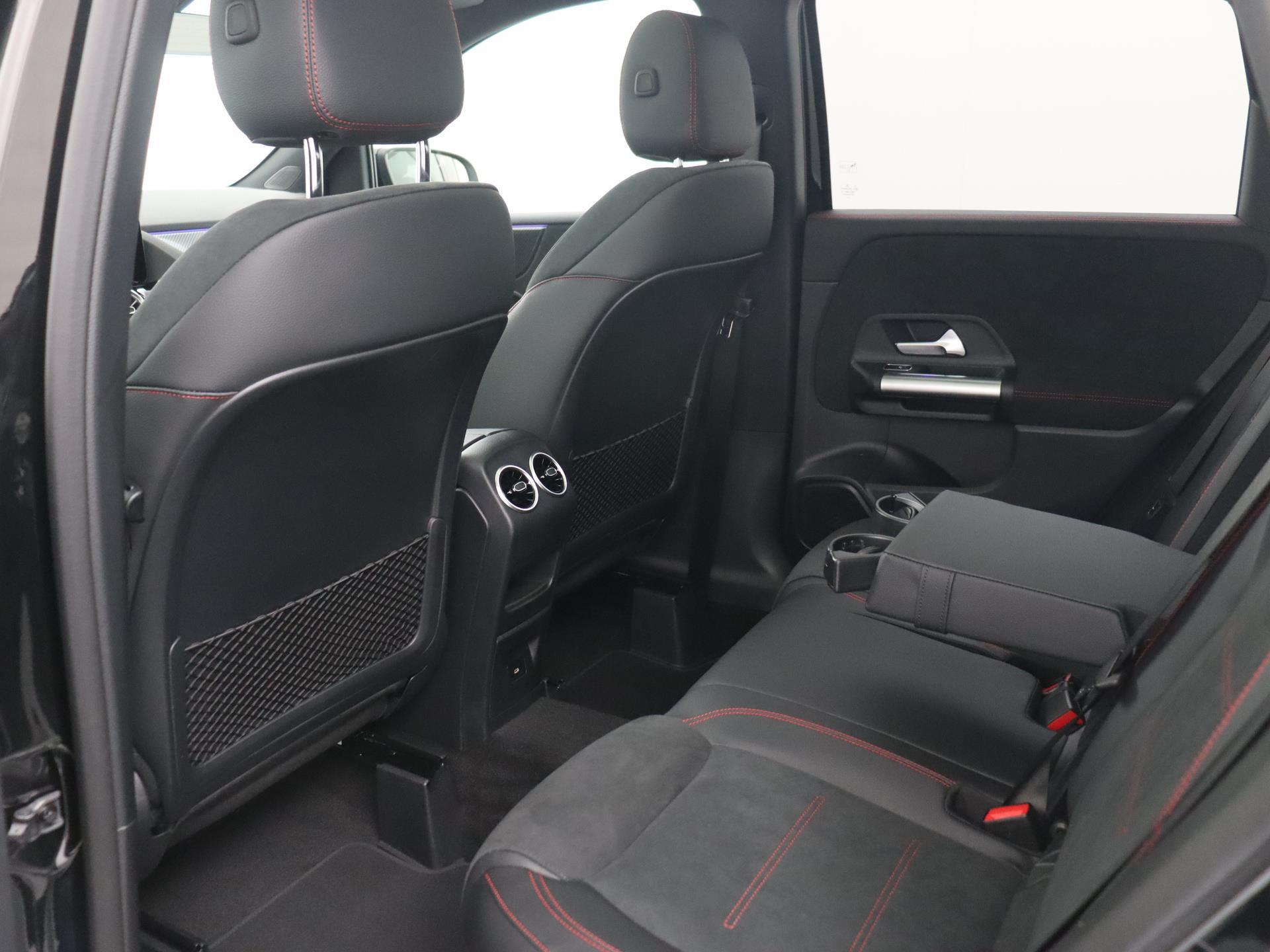 Mercedes-Benz B-Klasse 200 AMG Line 26