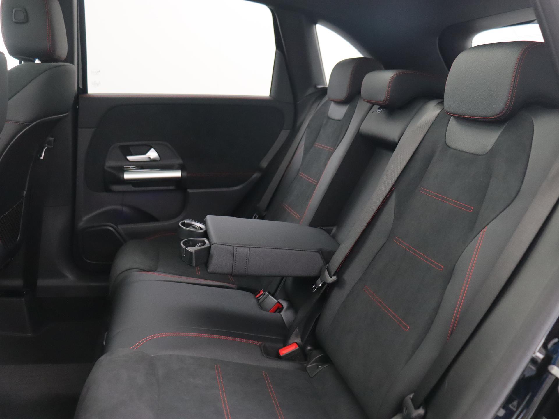 Mercedes-Benz B-Klasse 200 AMG Line 27