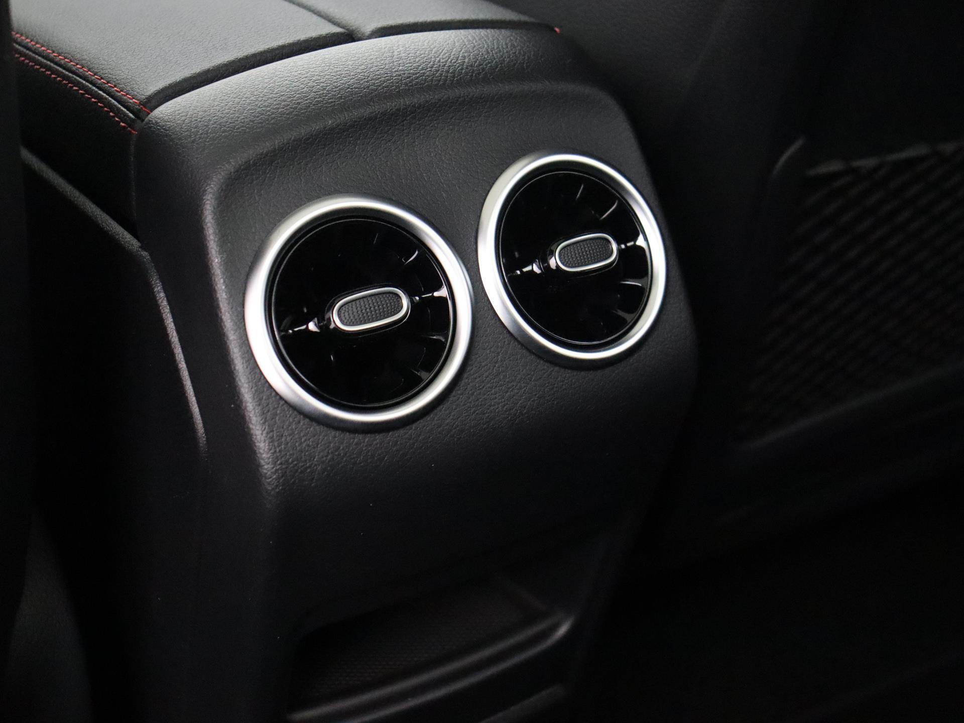 Mercedes-Benz B-Klasse 200 AMG Line 28