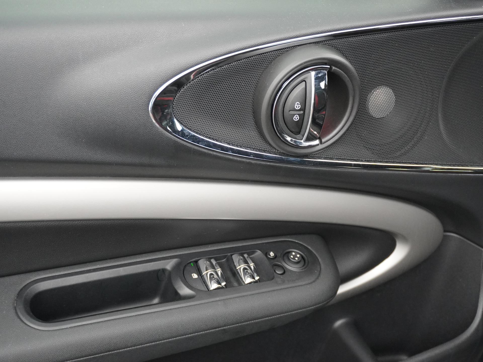 MINI Clubman 2.0 John Cooper Works ALL4 Chili 11