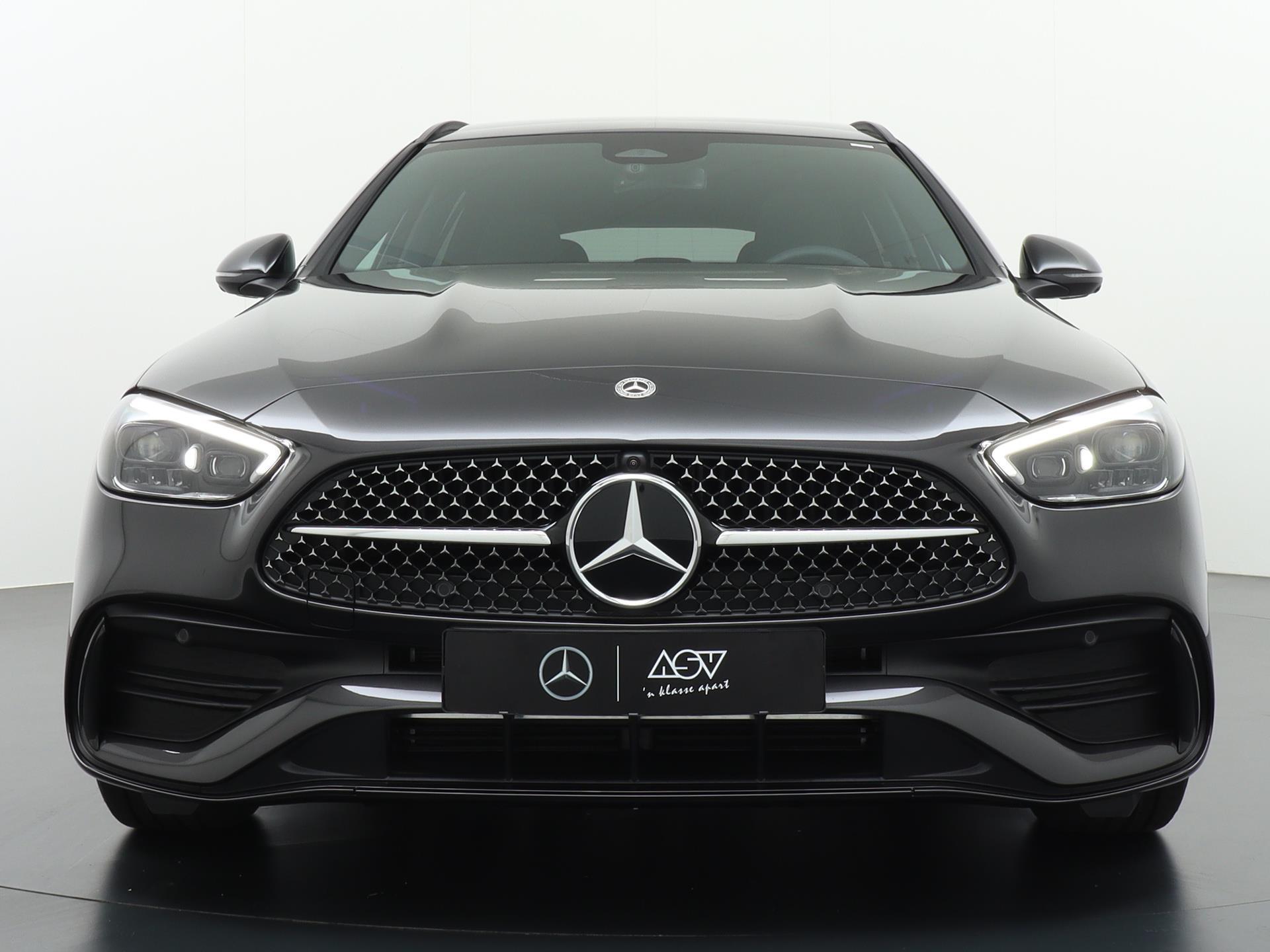 Mercedes-Benz C-Klasse Estate 300 e AMG Line 12