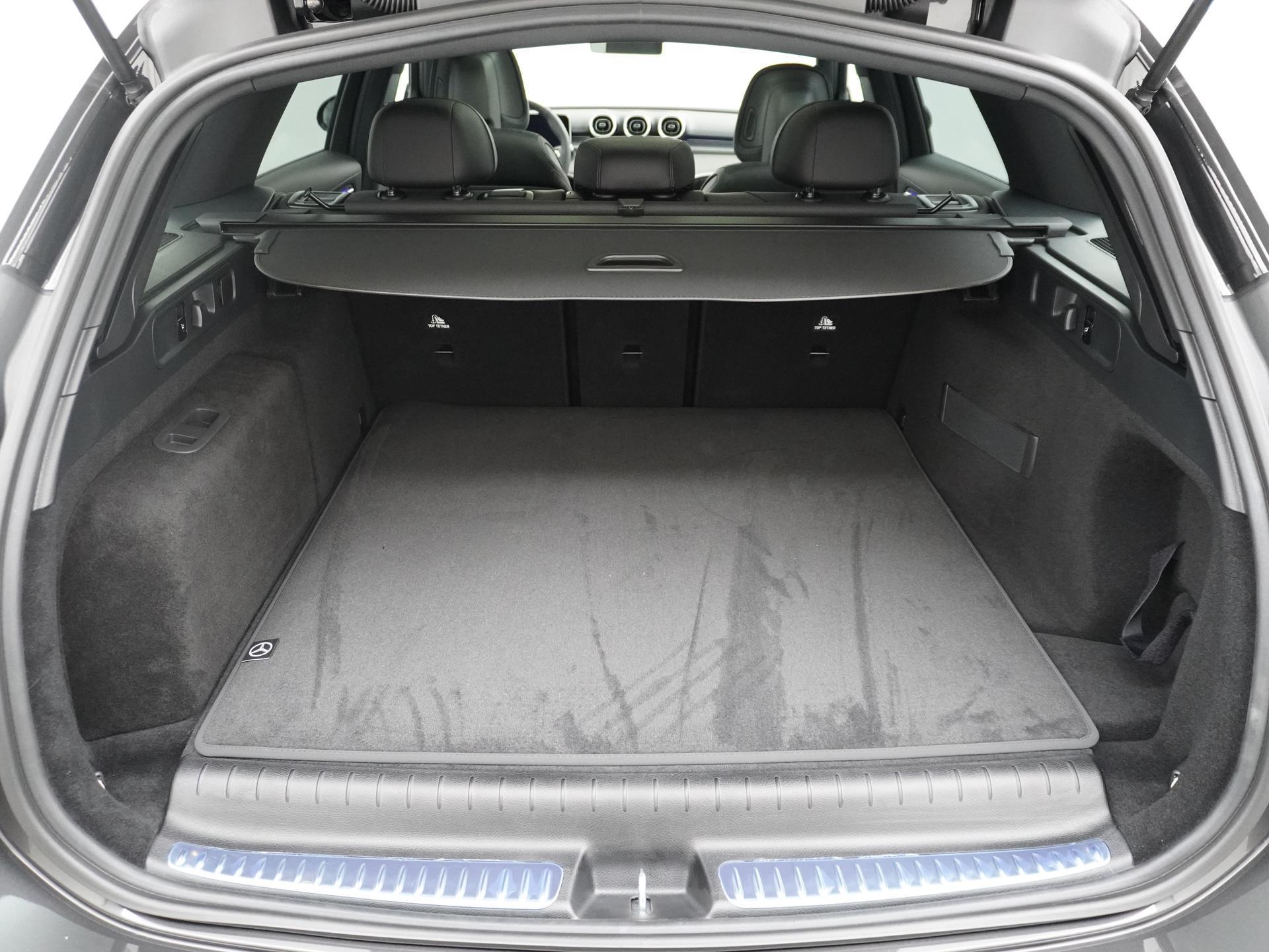 Mercedes-Benz C-Klasse Estate 300 e AMG Line 17