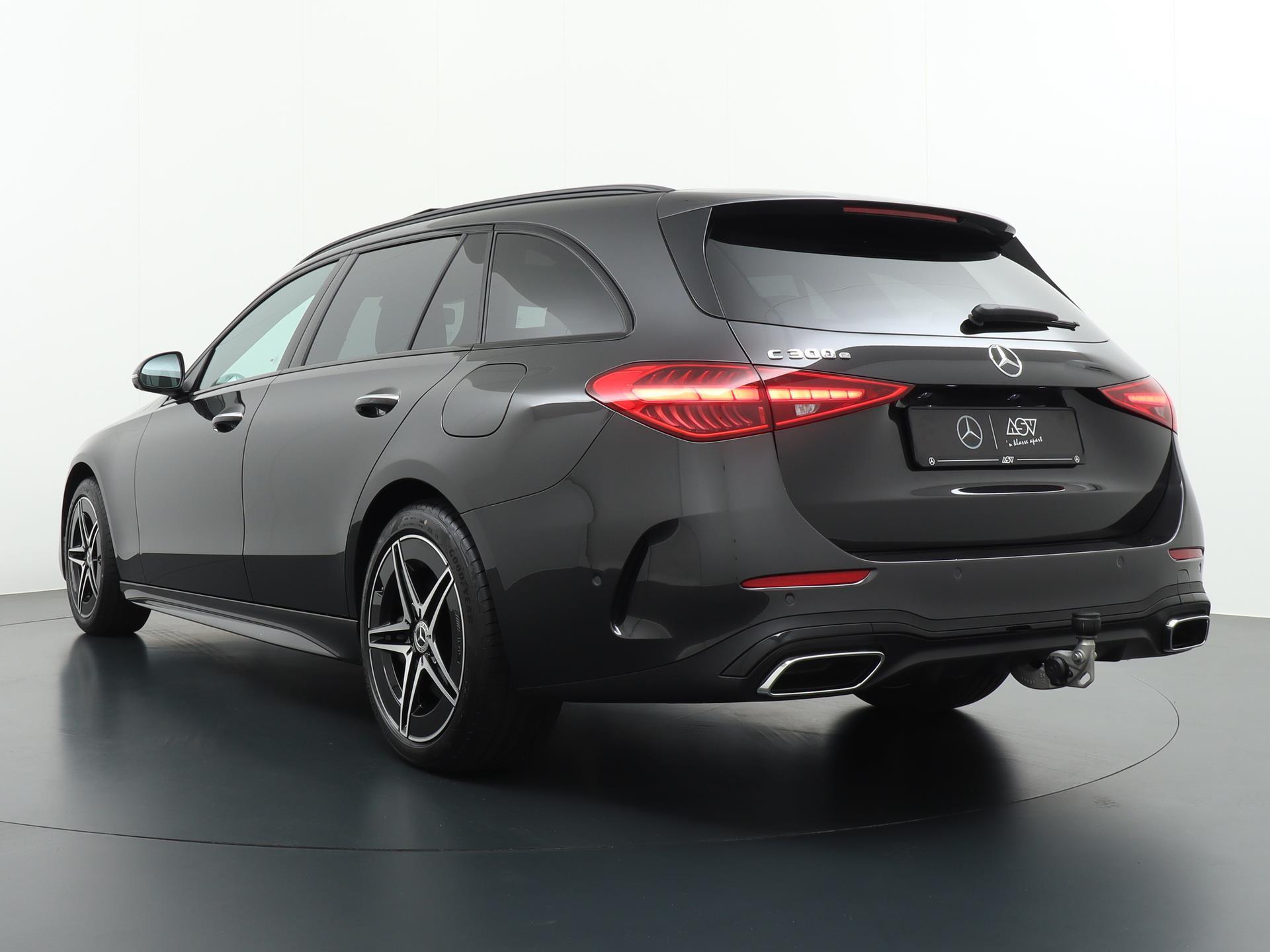 Mercedes-Benz C-Klasse Estate 300 e AMG Line 4