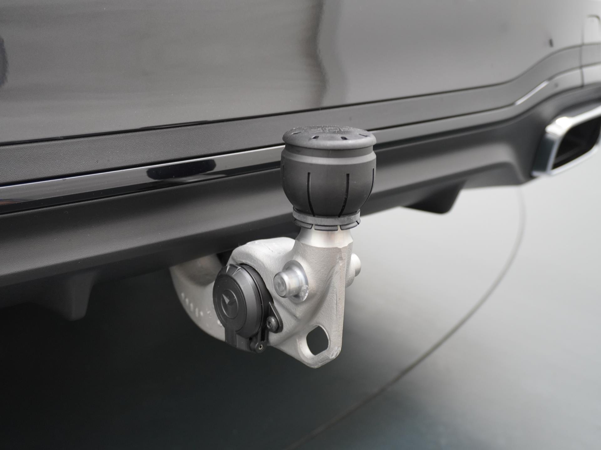 Mercedes-Benz C-Klasse Estate 300 e AMG Line 5