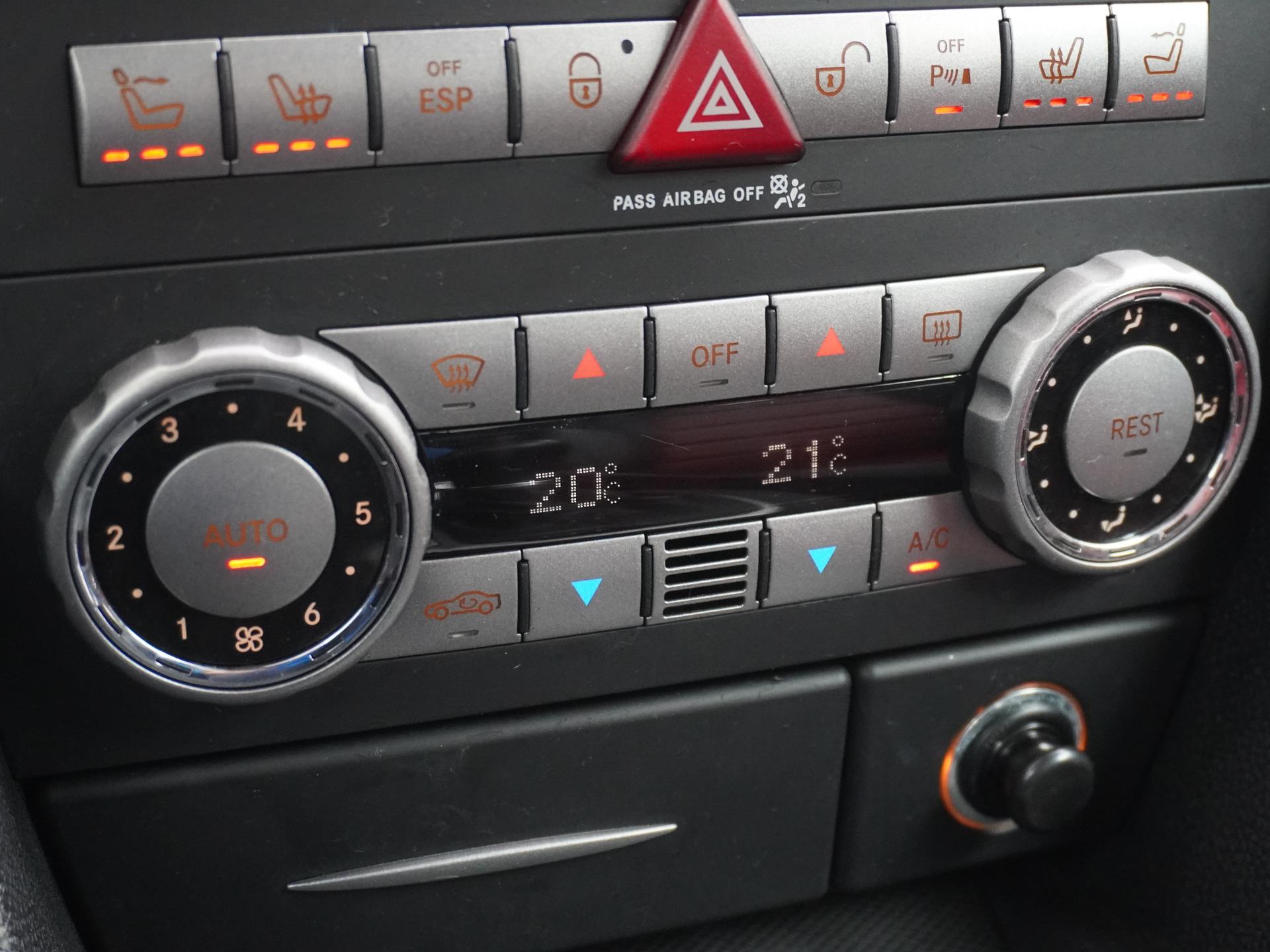 Mercedes-Benz SLK AMG 55 34