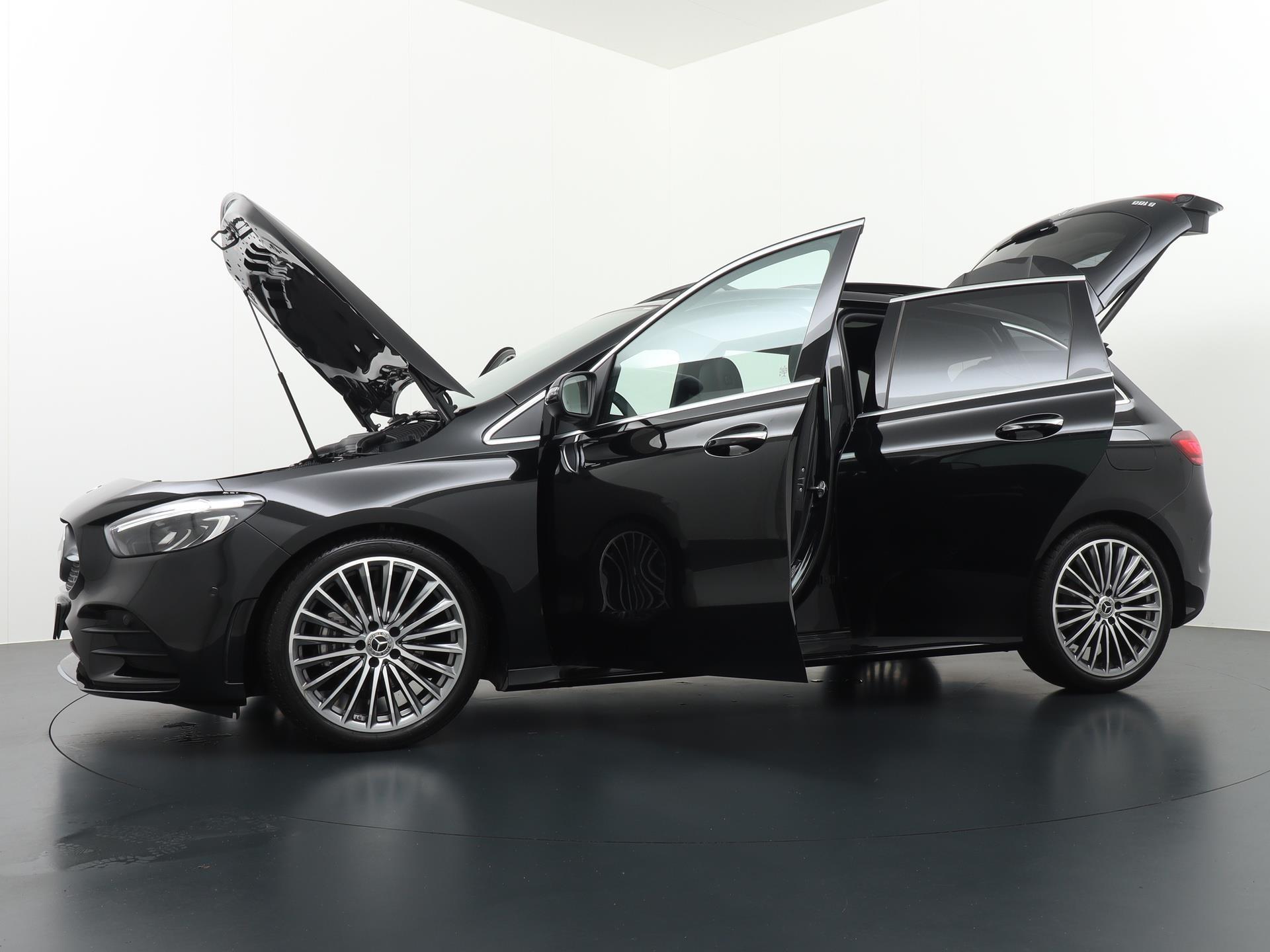 Mercedes-Benz B-Klasse 180 AMG Line 14