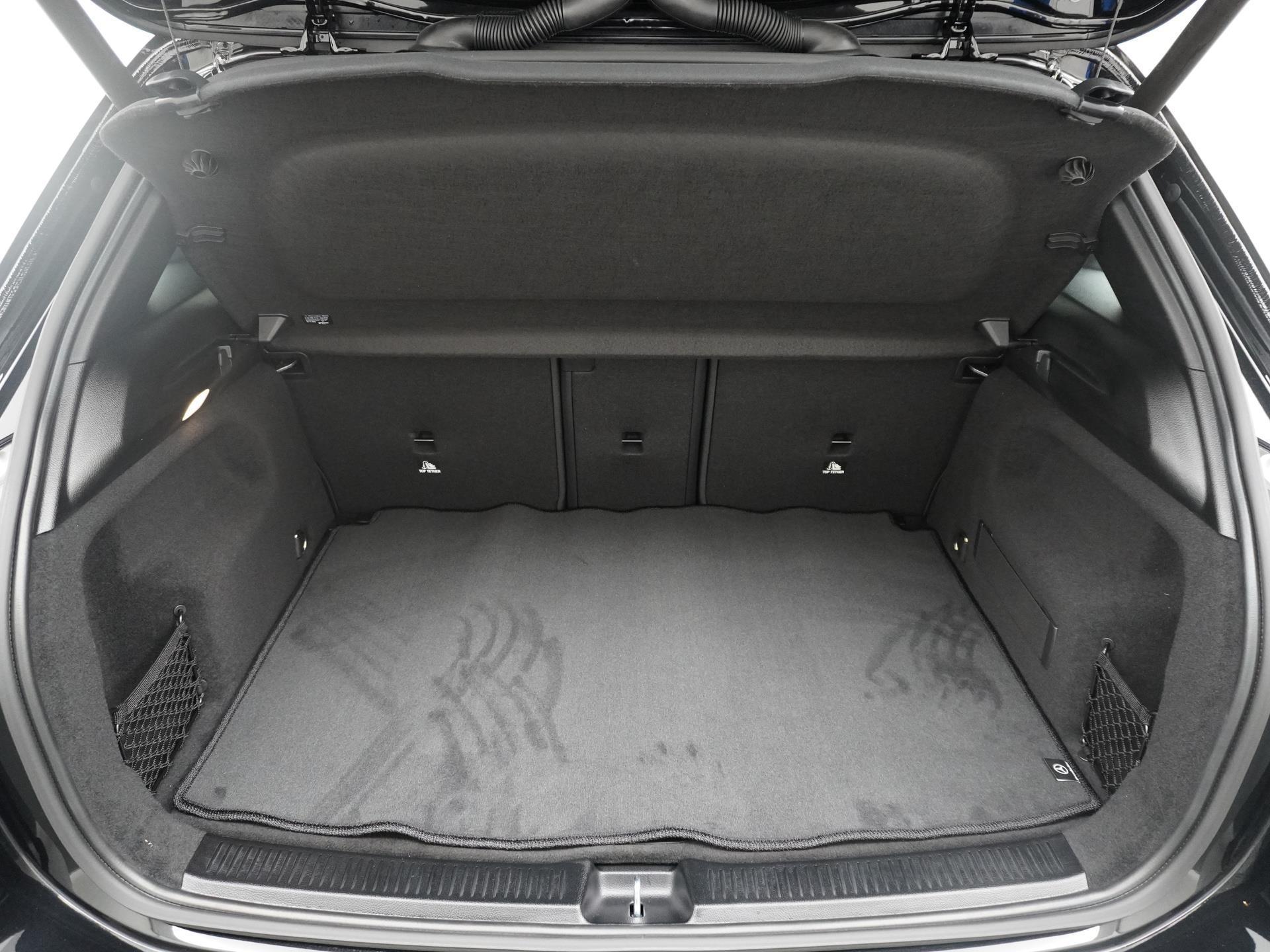 Mercedes-Benz B-Klasse 180 AMG Line 16