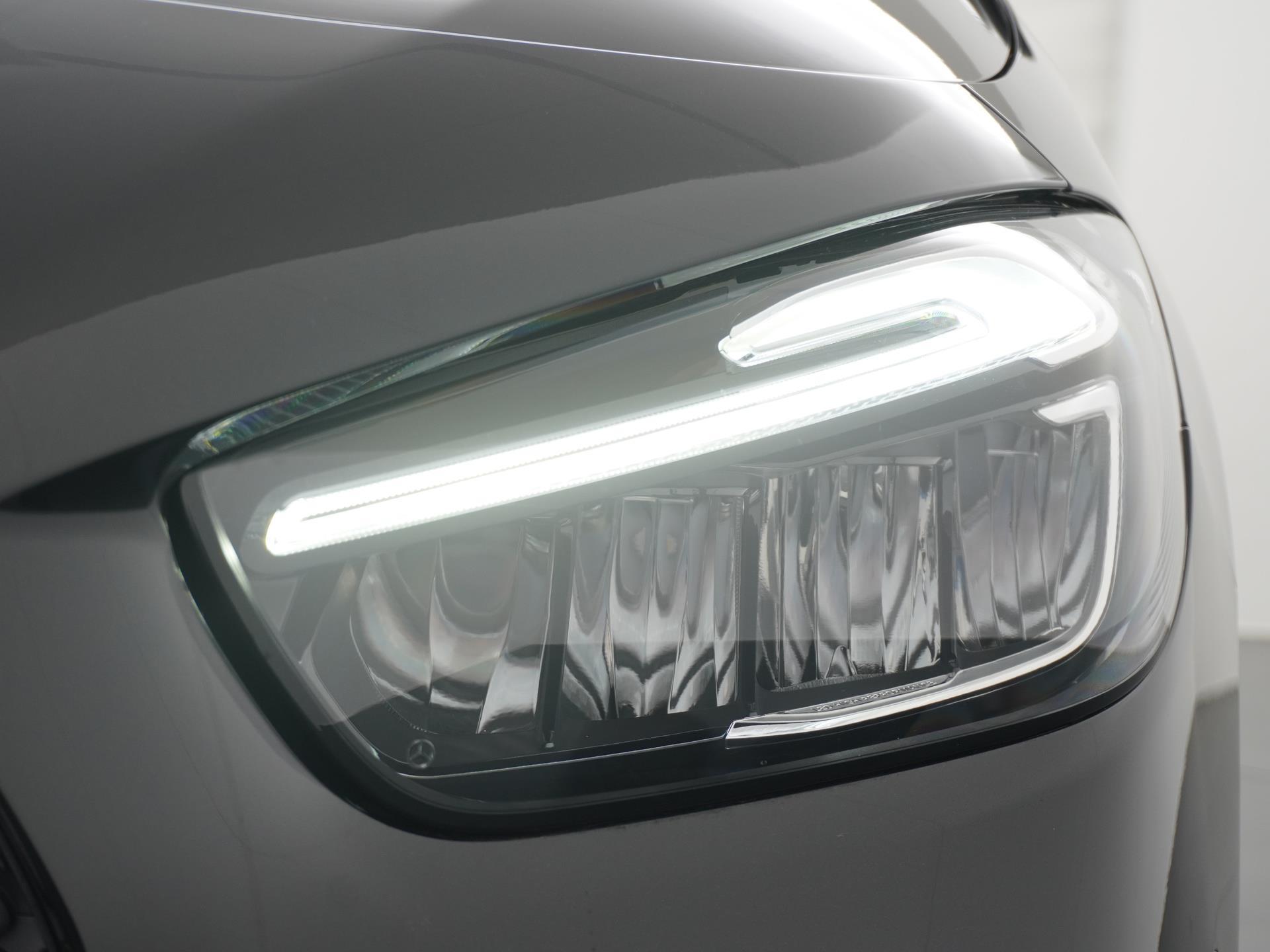 Mercedes-Benz B-Klasse 180 AMG Line 19