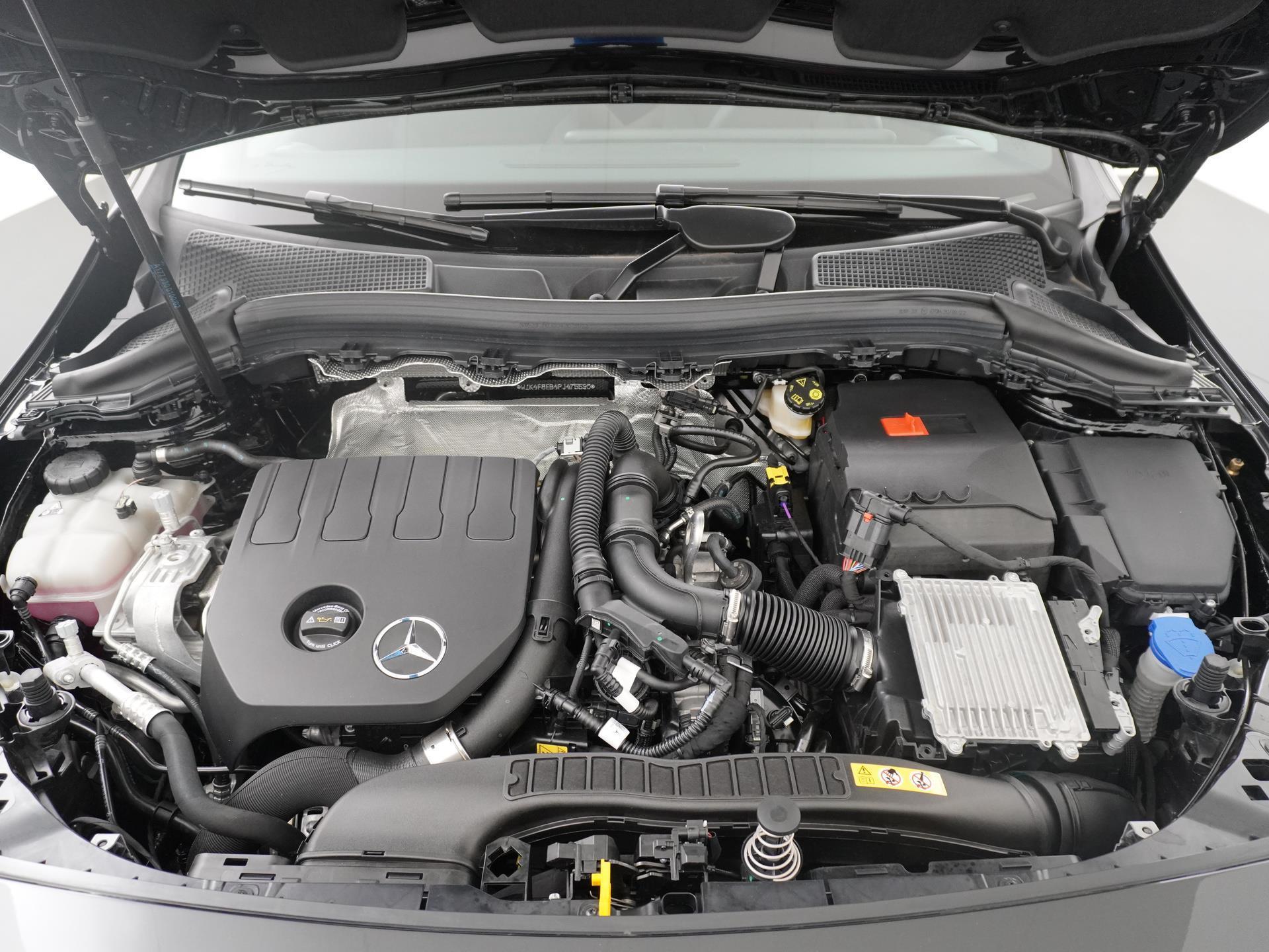 Mercedes-Benz B-Klasse 180 AMG Line 20