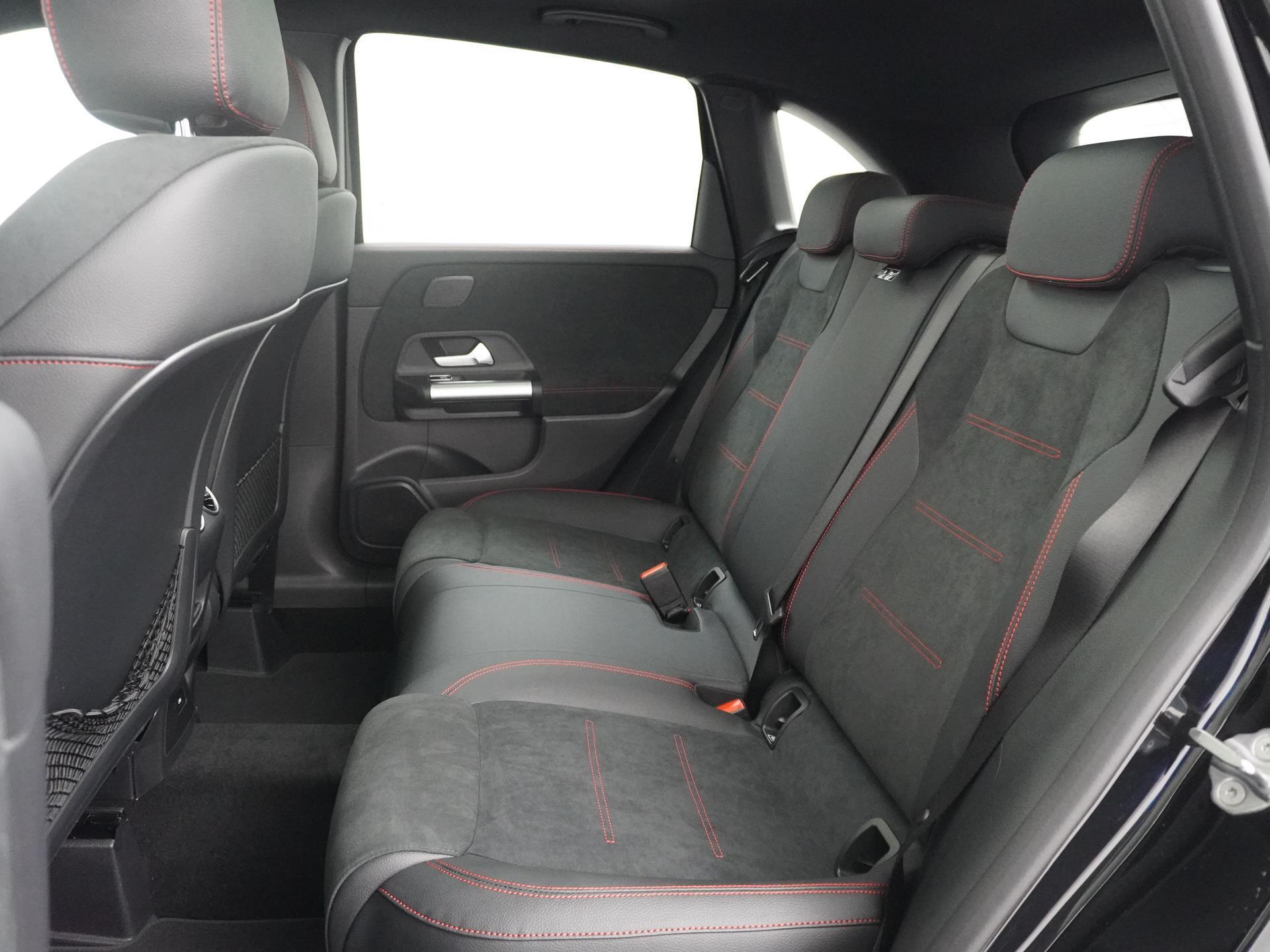 Mercedes-Benz B-Klasse 180 AMG Line 24