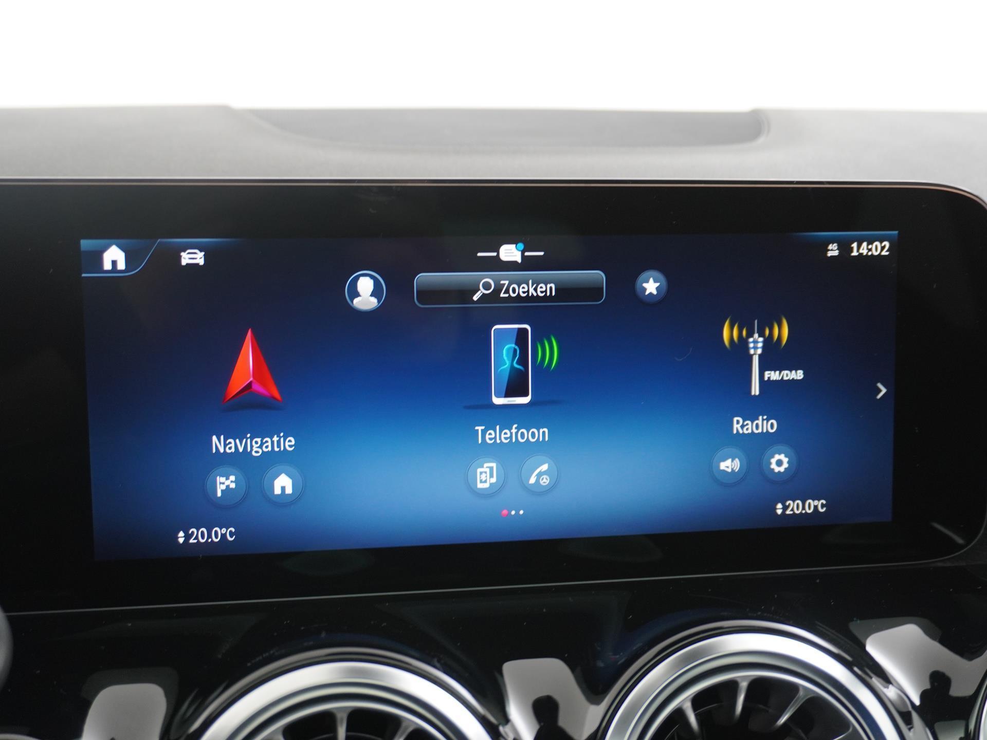 Mercedes-Benz B-Klasse 180 AMG Line 33