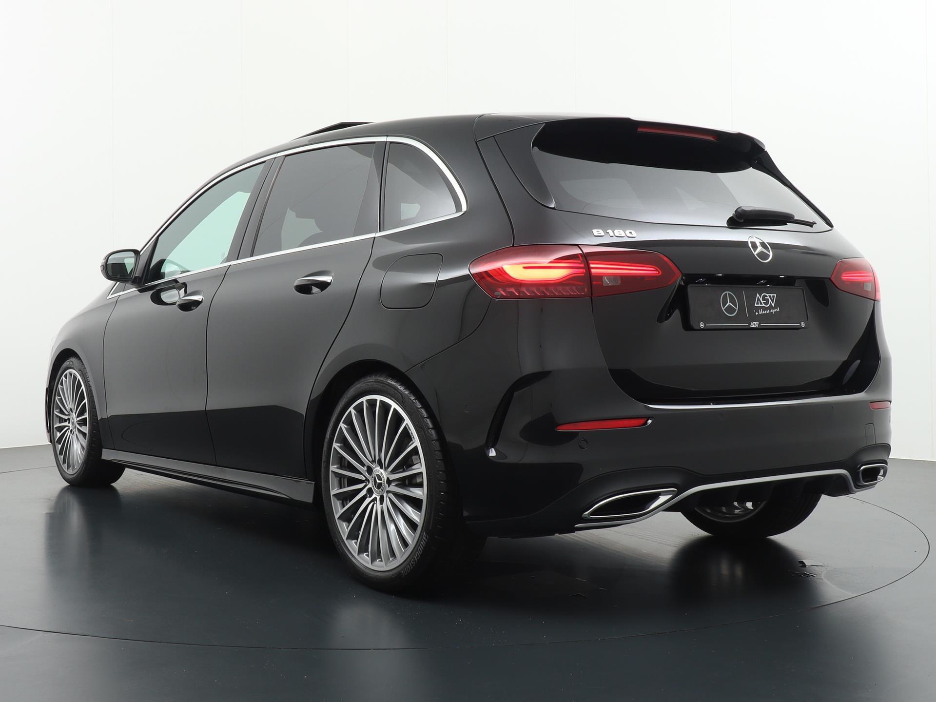 Mercedes-Benz B-Klasse 180 AMG Line 4