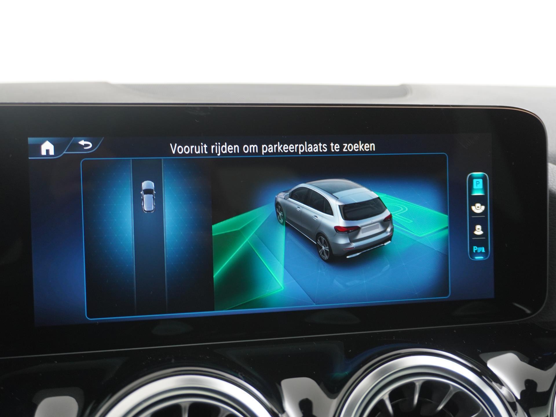 Mercedes-Benz B-Klasse 180 AMG Line 47