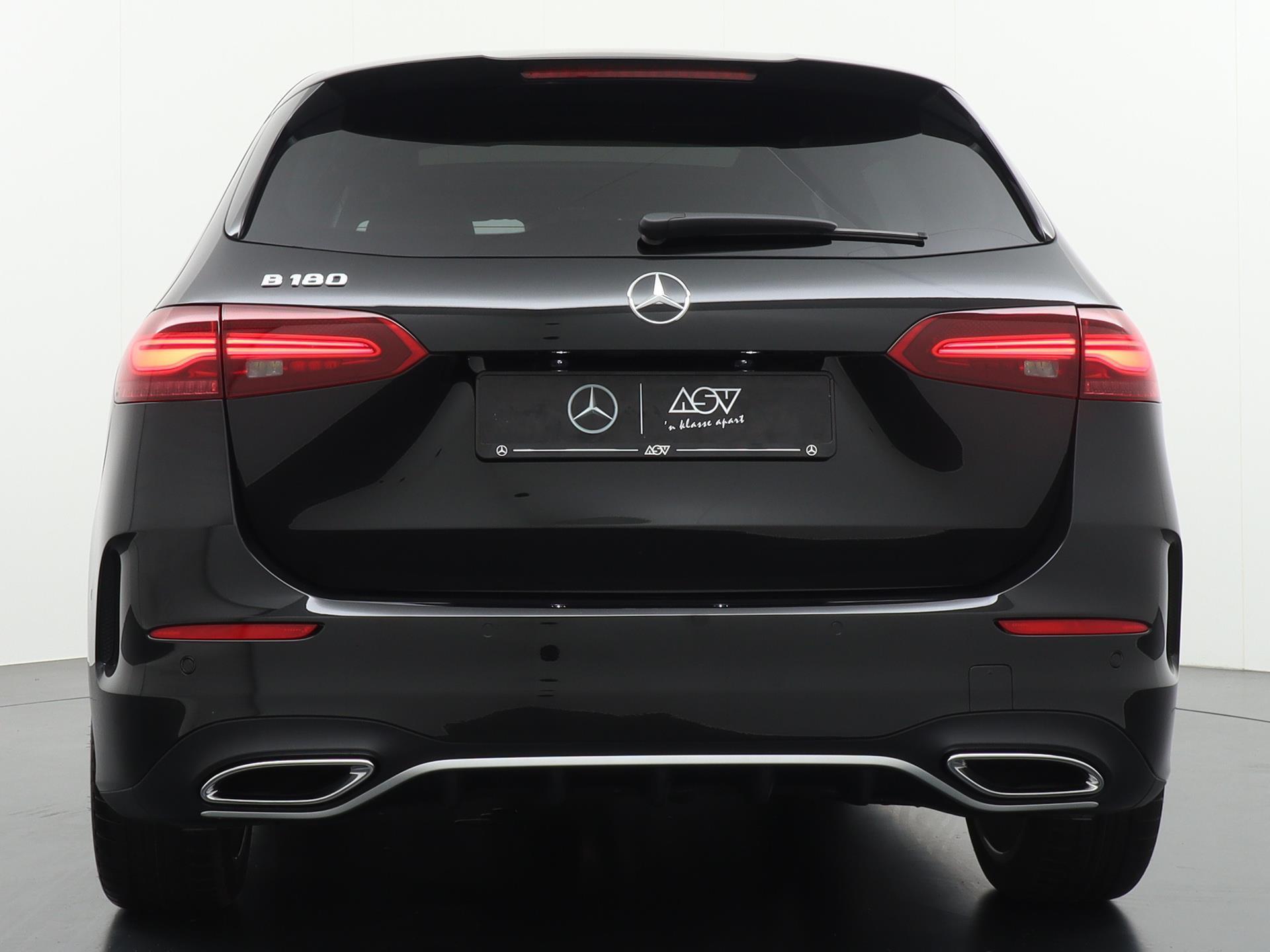 Mercedes-Benz B-Klasse 180 AMG Line 6