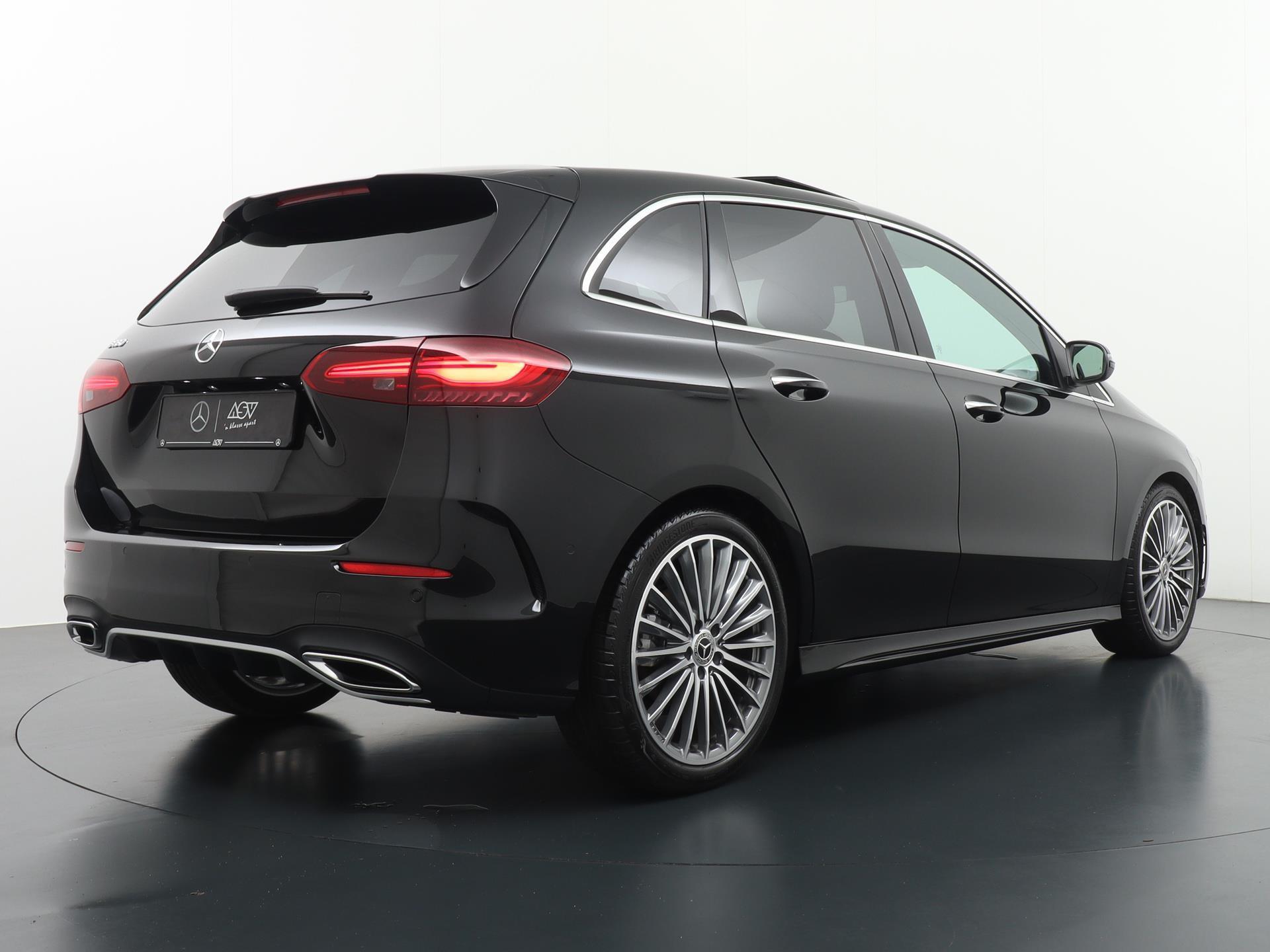 Mercedes-Benz B-Klasse 180 AMG Line 8