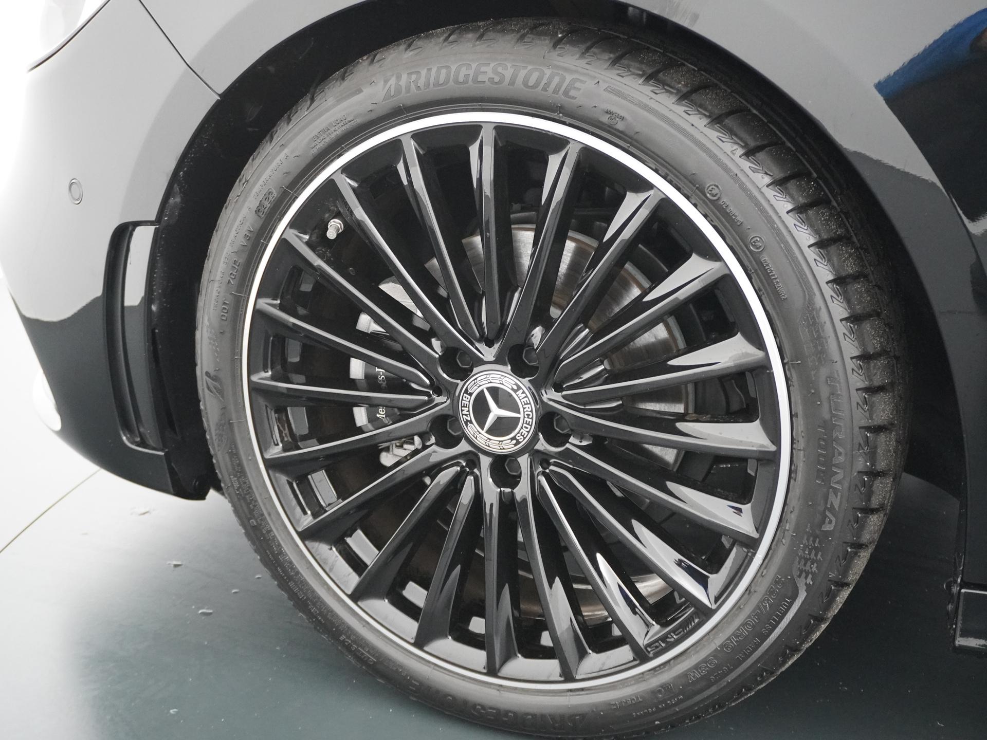 Mercedes-Benz B-Klasse 180 AMG Line 18