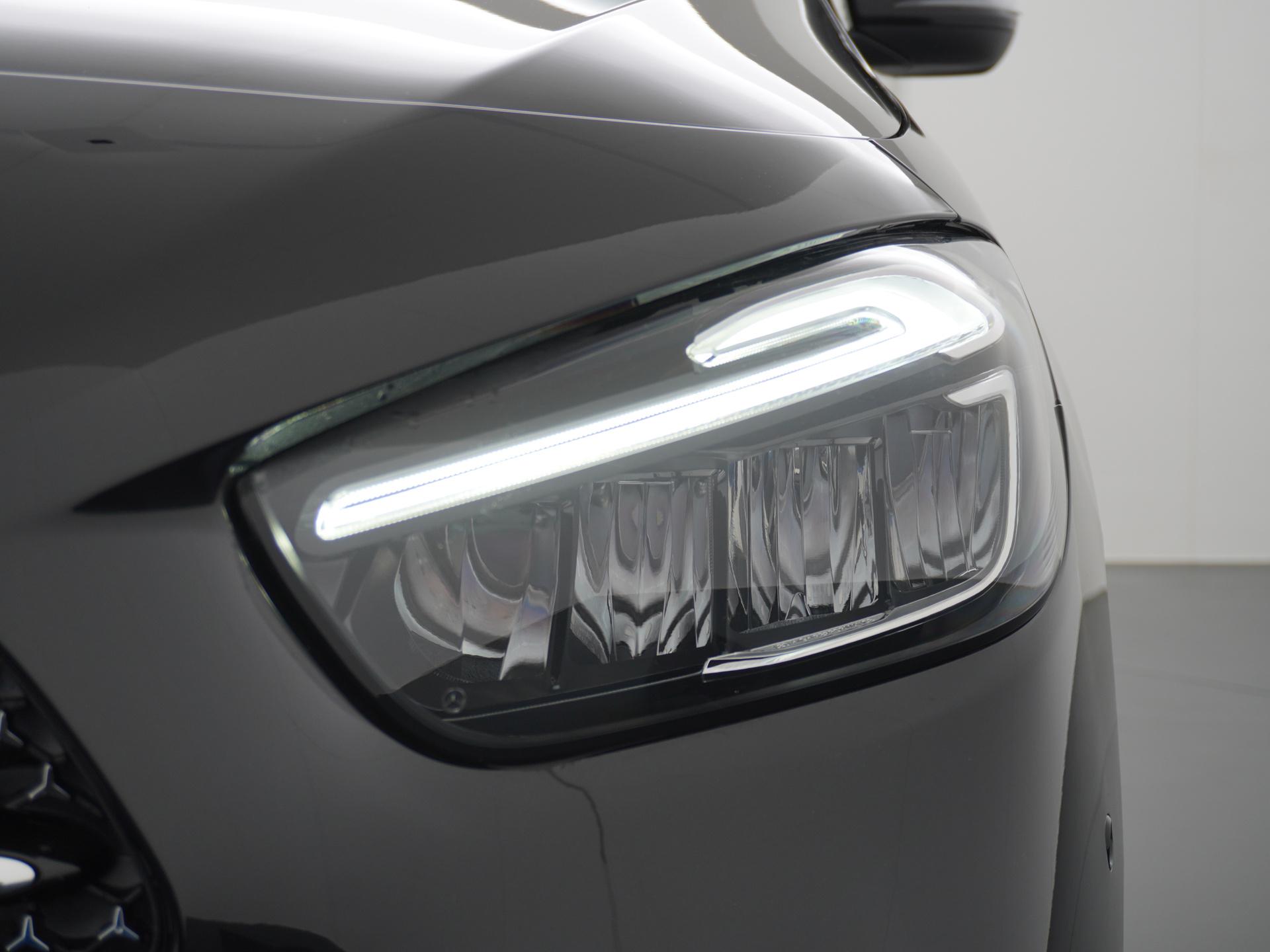 Mercedes-Benz B-Klasse 180 AMG Line 19