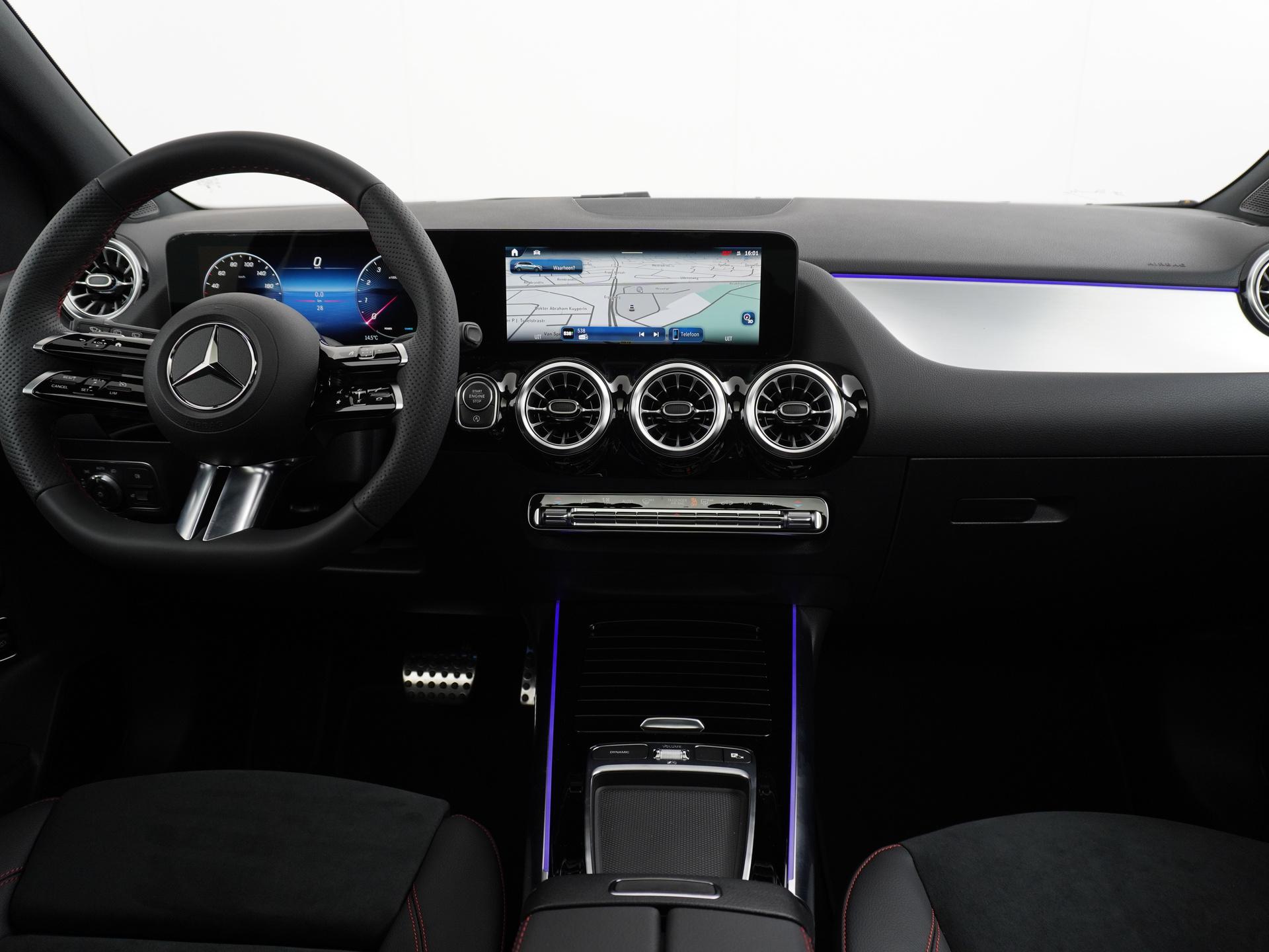 Mercedes-Benz B-Klasse 180 AMG Line 2