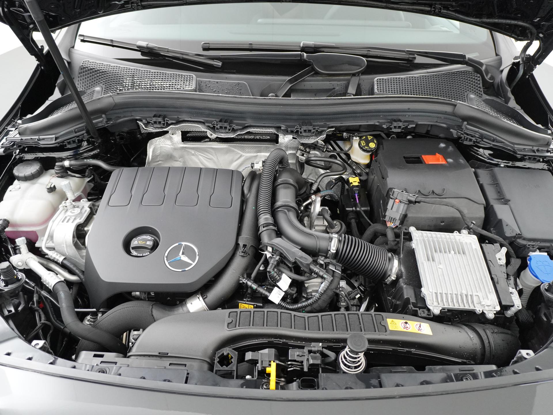 Mercedes-Benz B-Klasse 180 AMG Line 20