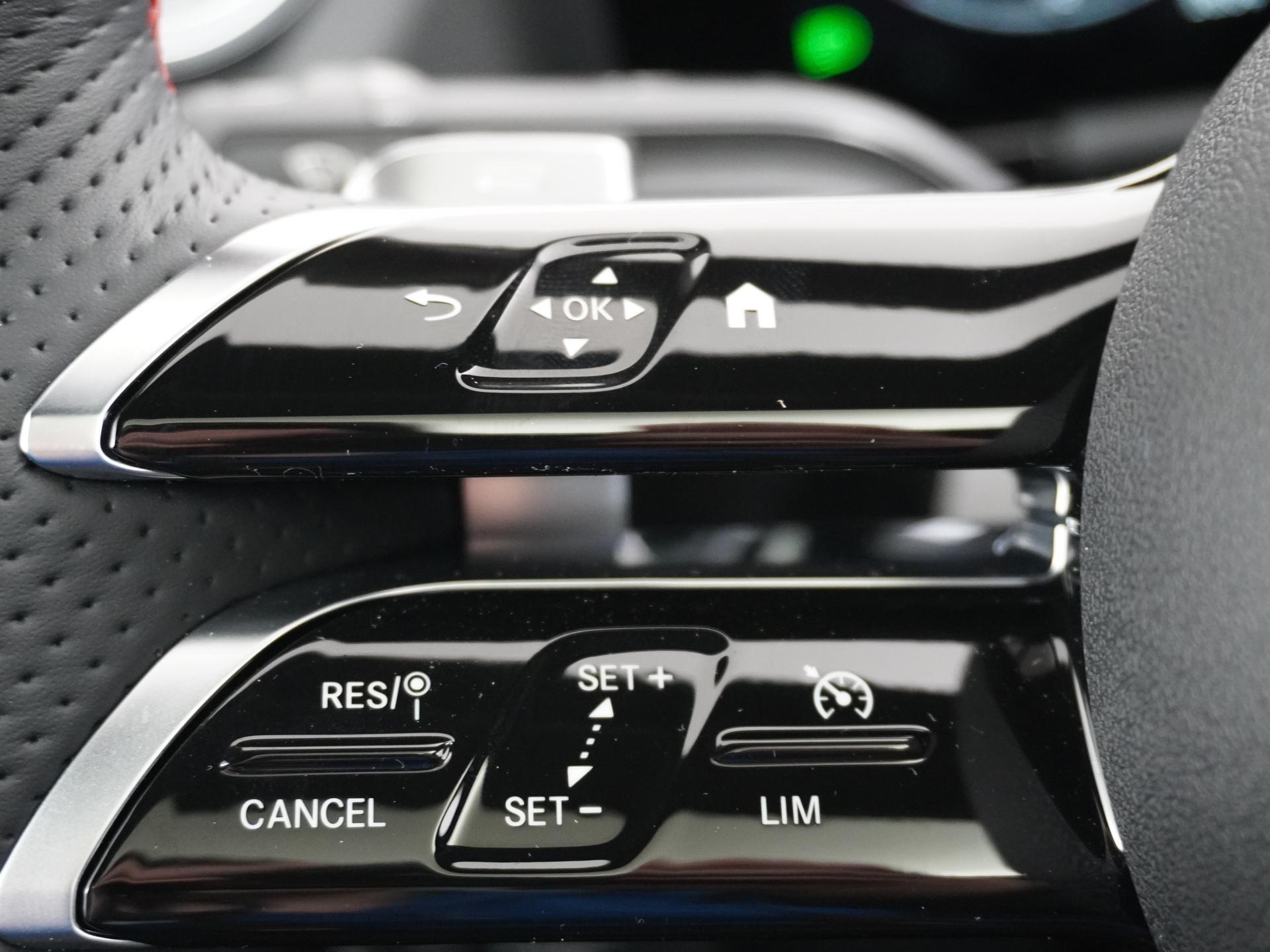 Mercedes-Benz B-Klasse 180 AMG Line 29