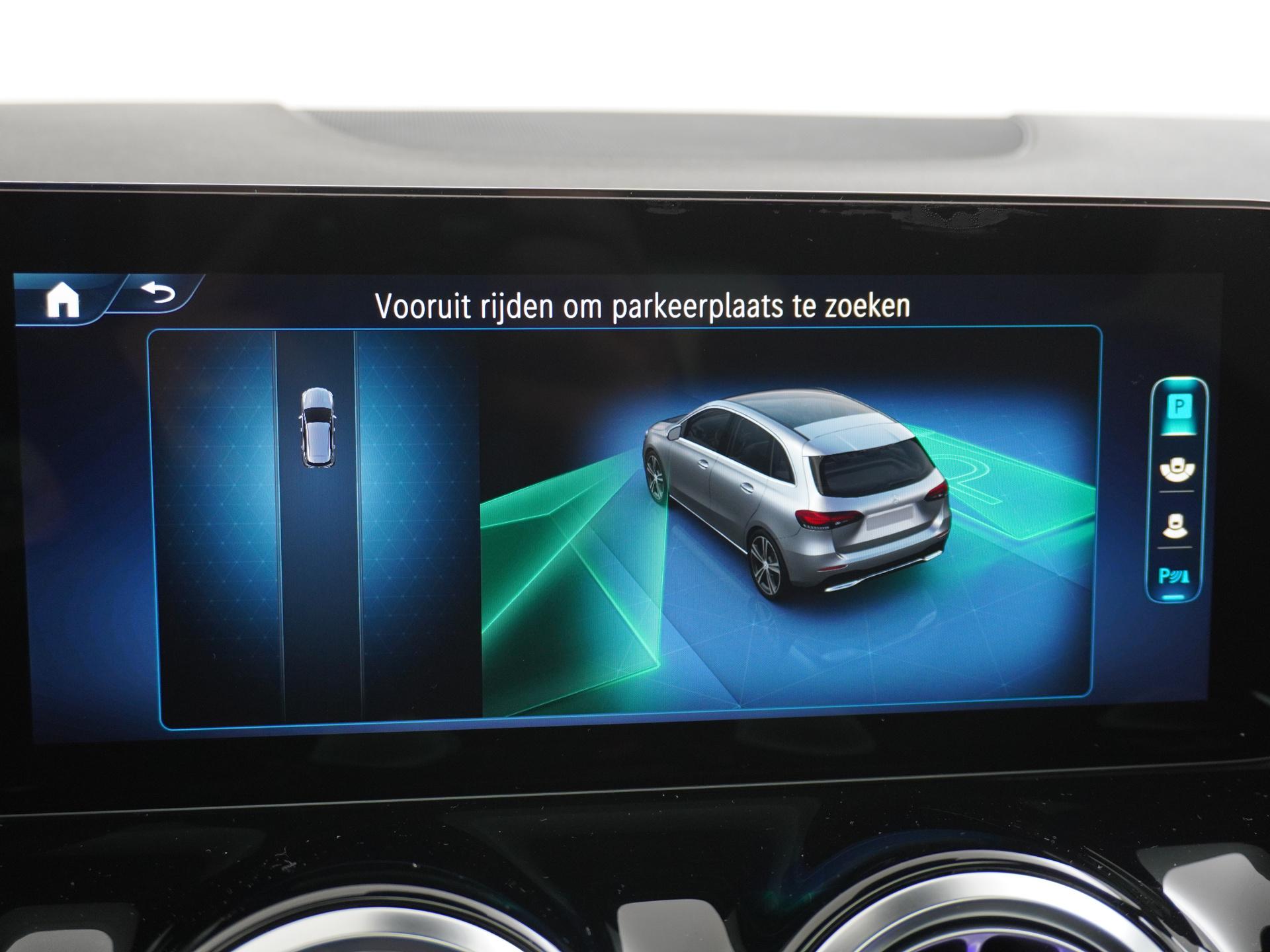 Mercedes-Benz B-Klasse 180 AMG Line 46