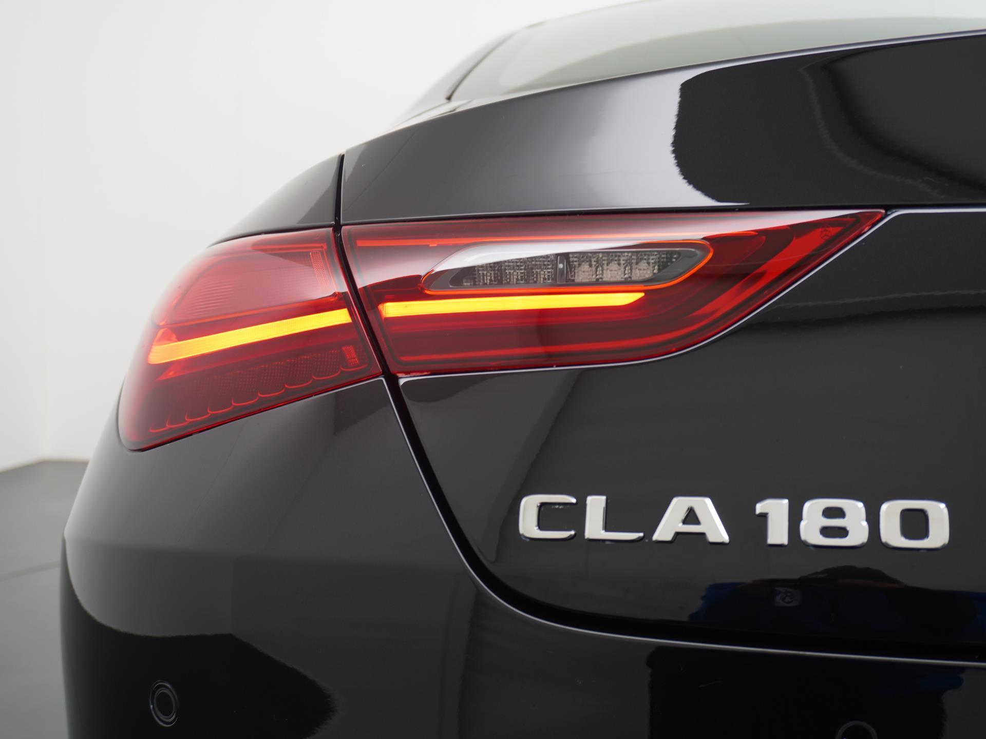 Mercedes-Benz CLA-Klasse 180 Business Line 17