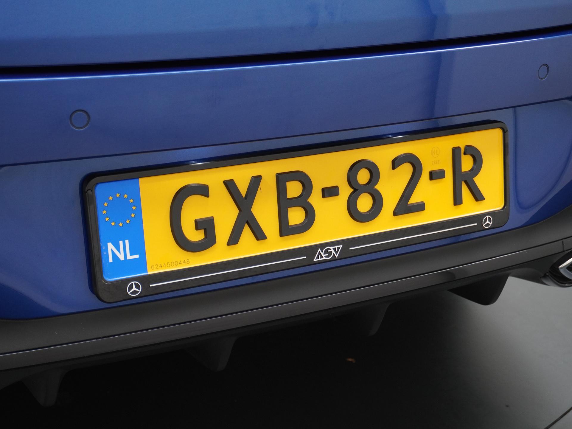 Mercedes-Benz CLA-Klasse 180 AMG Line 17