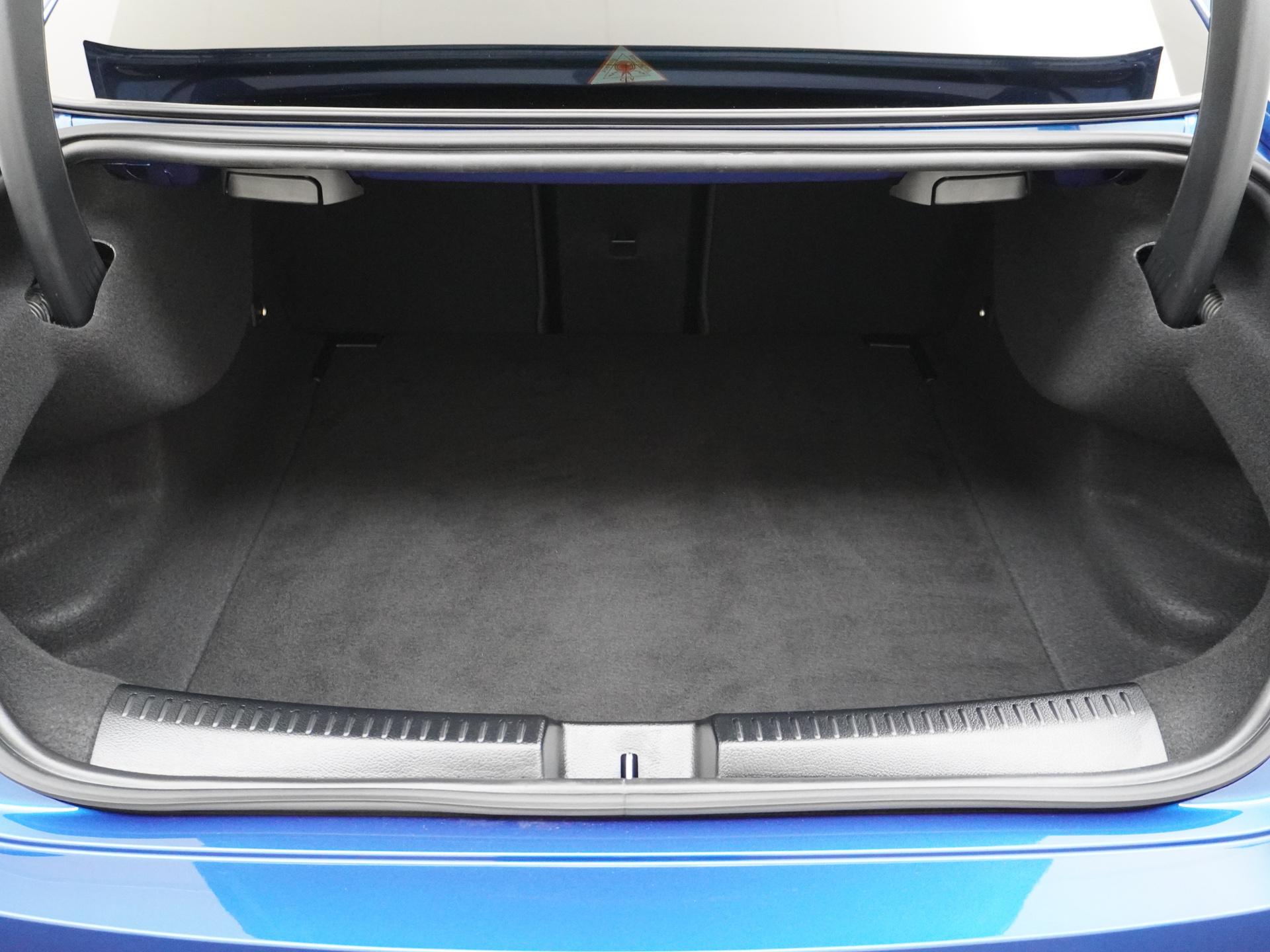 Mercedes-Benz CLA-Klasse 180 AMG Line 18