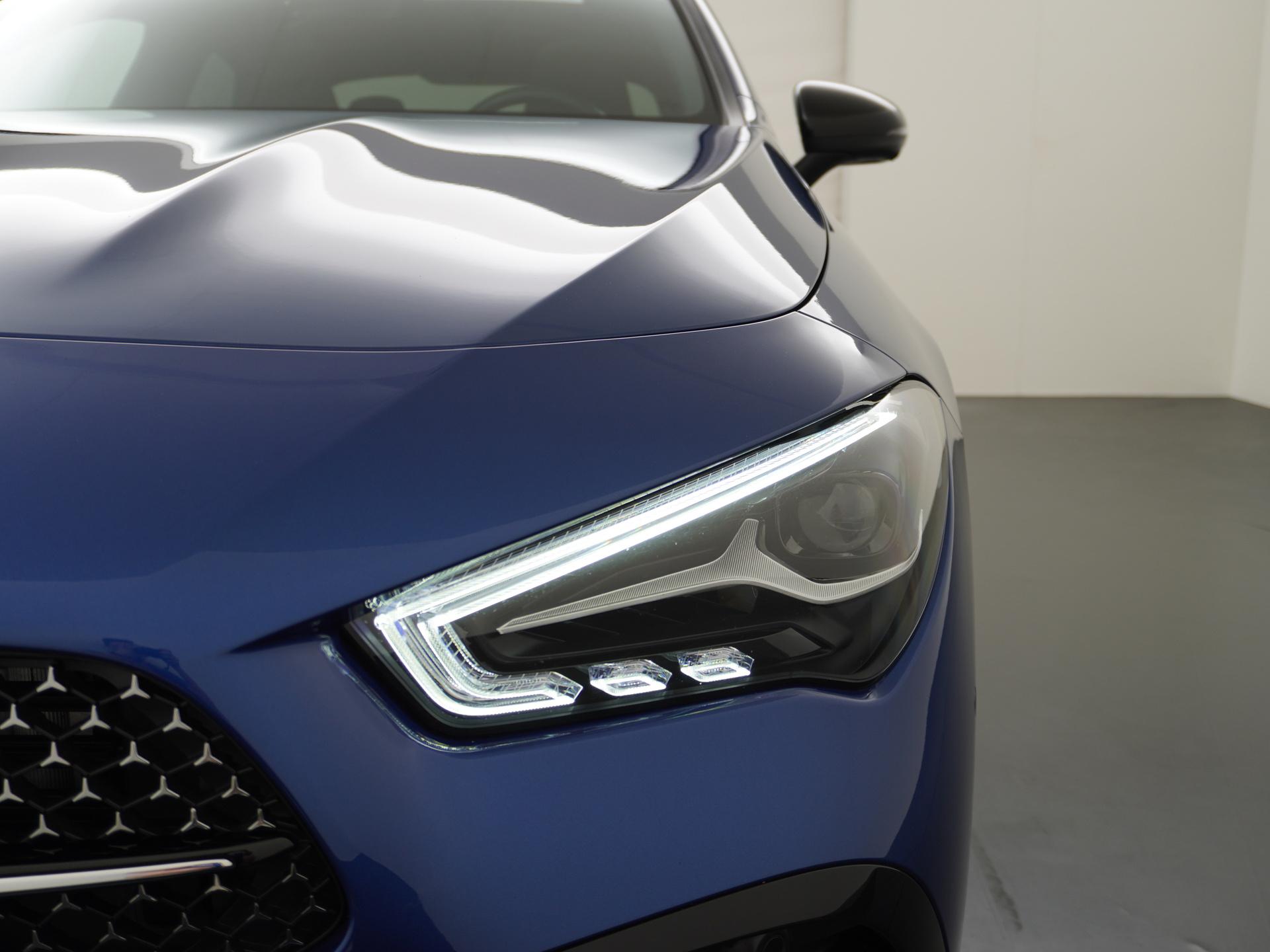 Mercedes-Benz CLA-Klasse 180 AMG Line 20