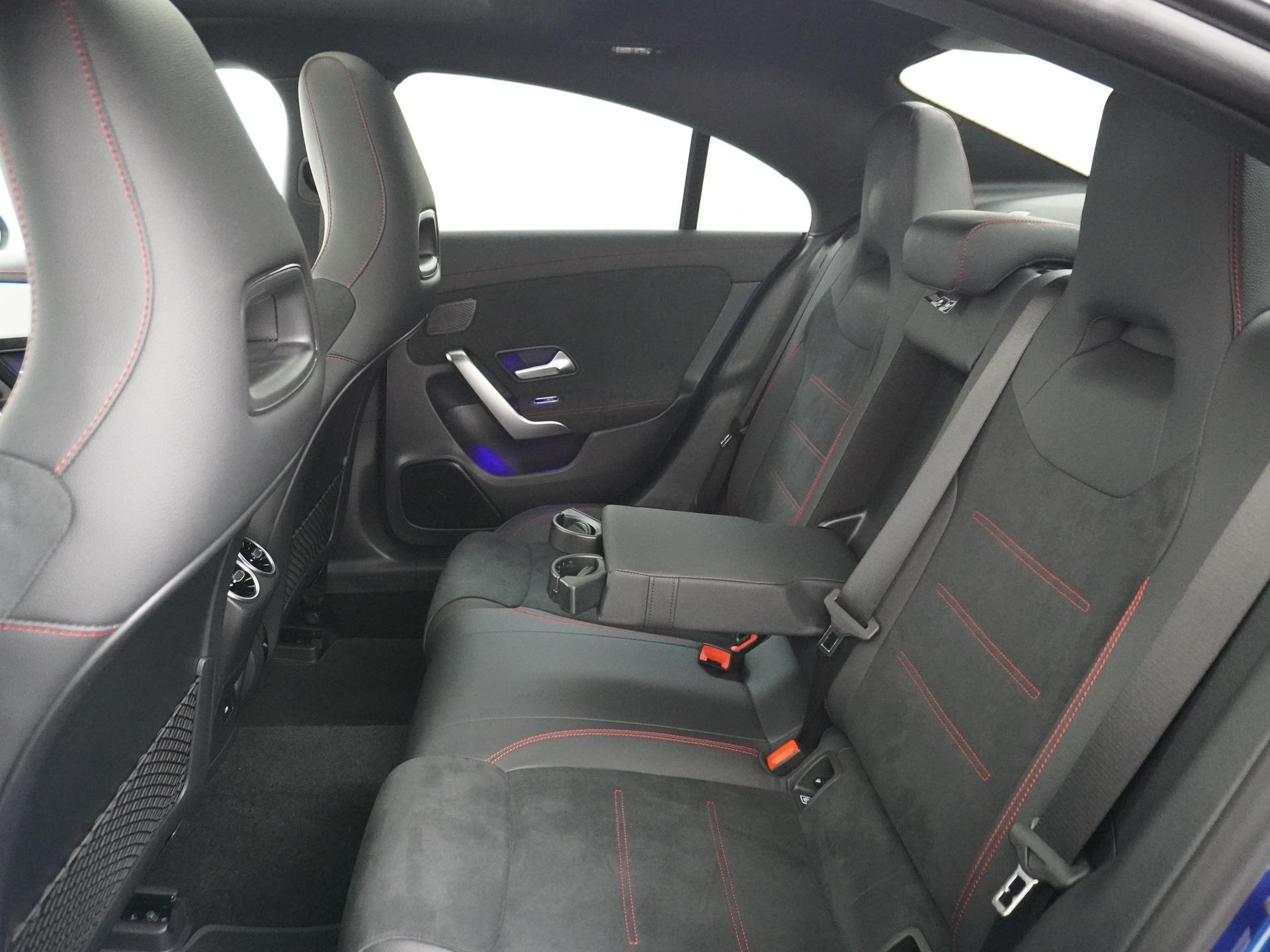 Mercedes-Benz CLA-Klasse 180 AMG Line 25