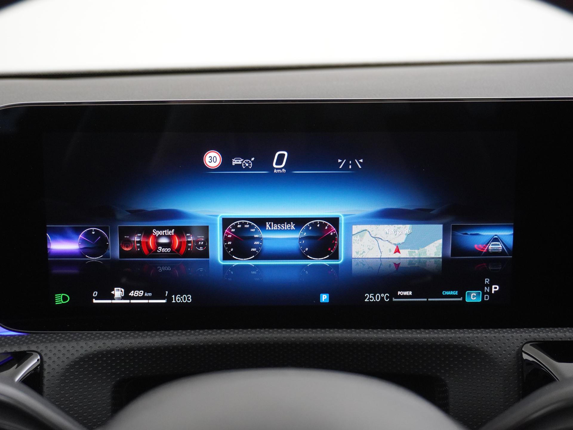 Mercedes-Benz CLA-Klasse 180 AMG Line 35