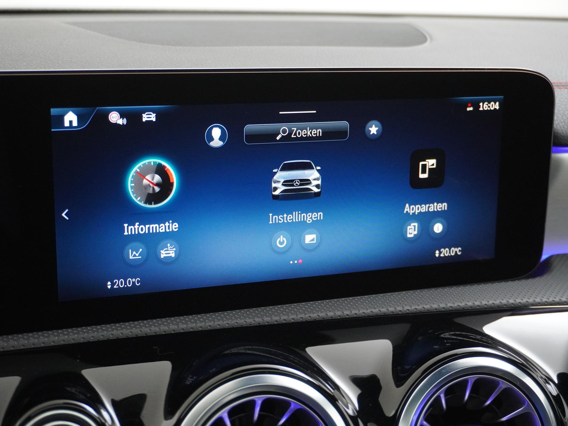 Mercedes-Benz CLA-Klasse 180 AMG Line 38