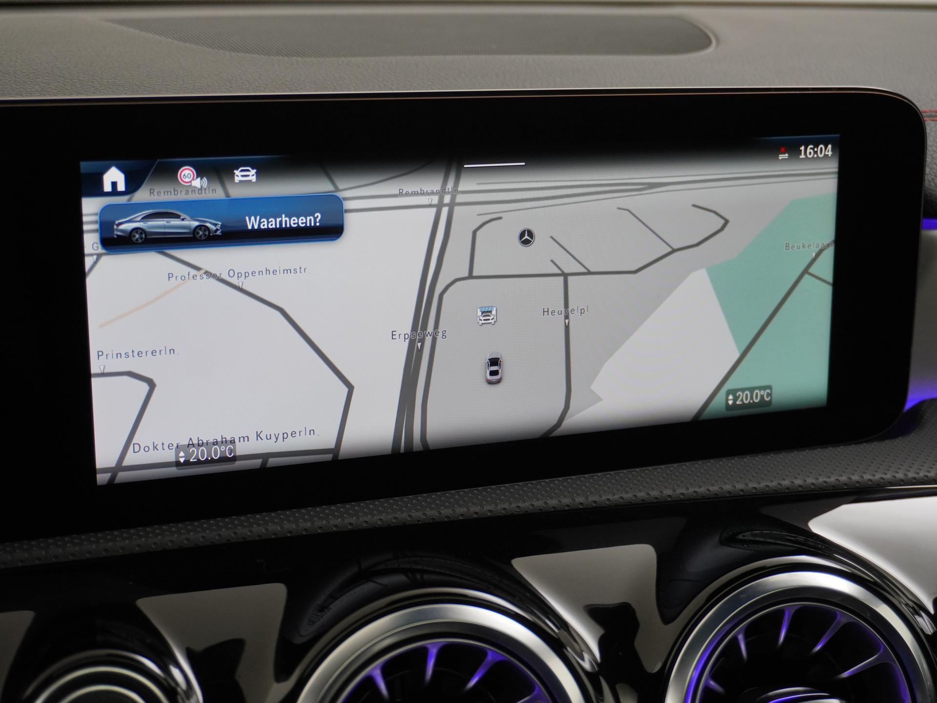 Mercedes-Benz CLA-Klasse 180 AMG Line 39