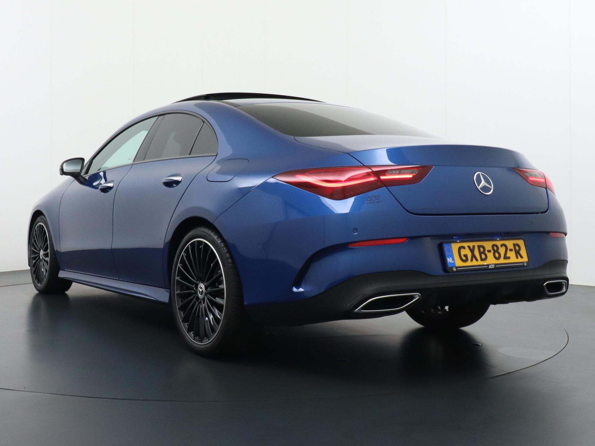 Mercedes-Benz CLA-Klasse 180 AMG Line 4