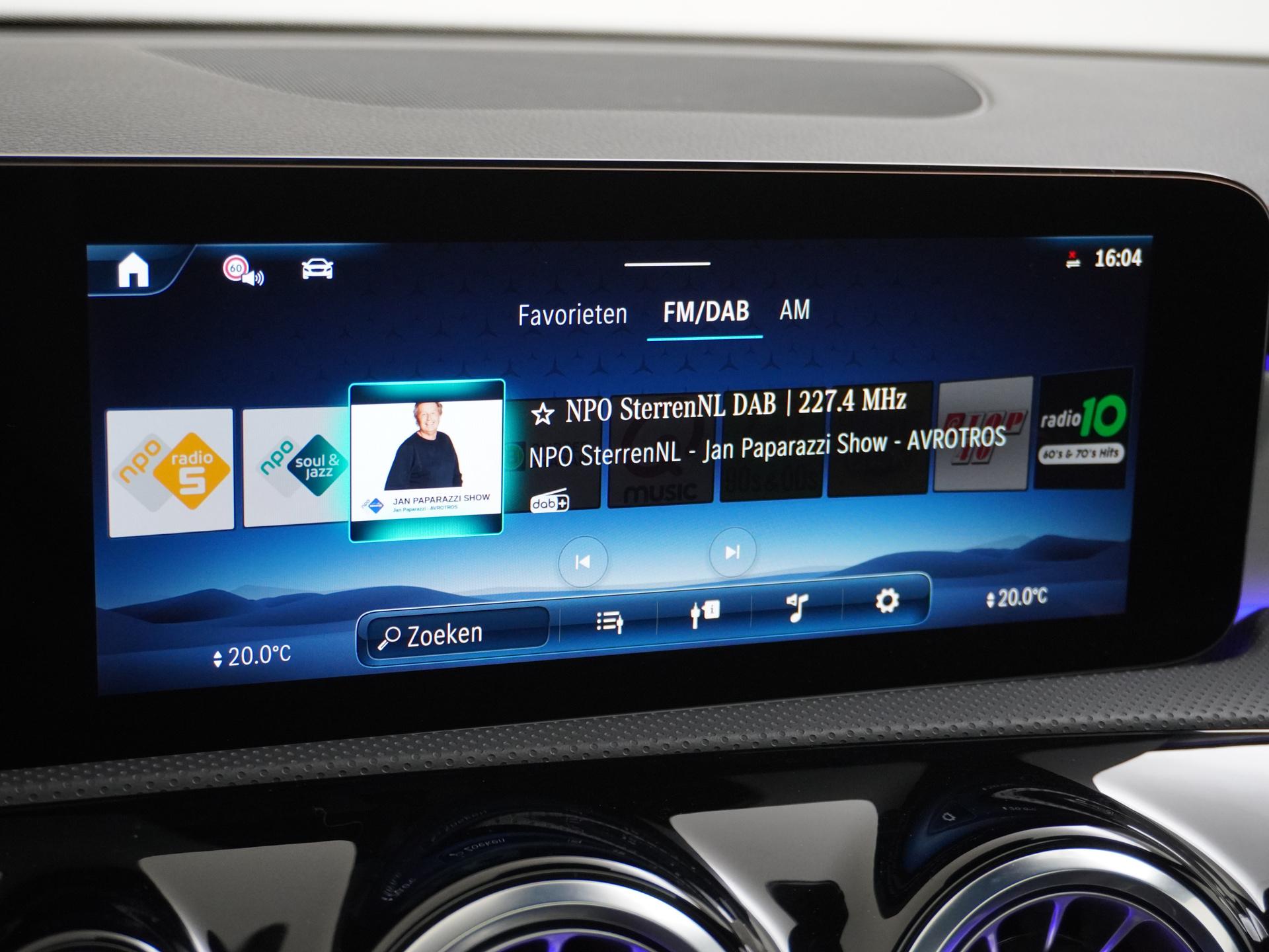 Mercedes-Benz CLA-Klasse 180 AMG Line 41