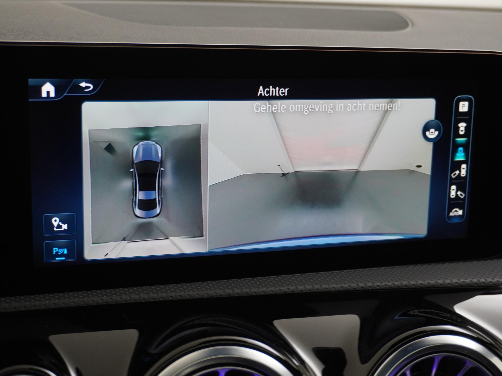 Mercedes-Benz CLA-Klasse 180 AMG Line 44