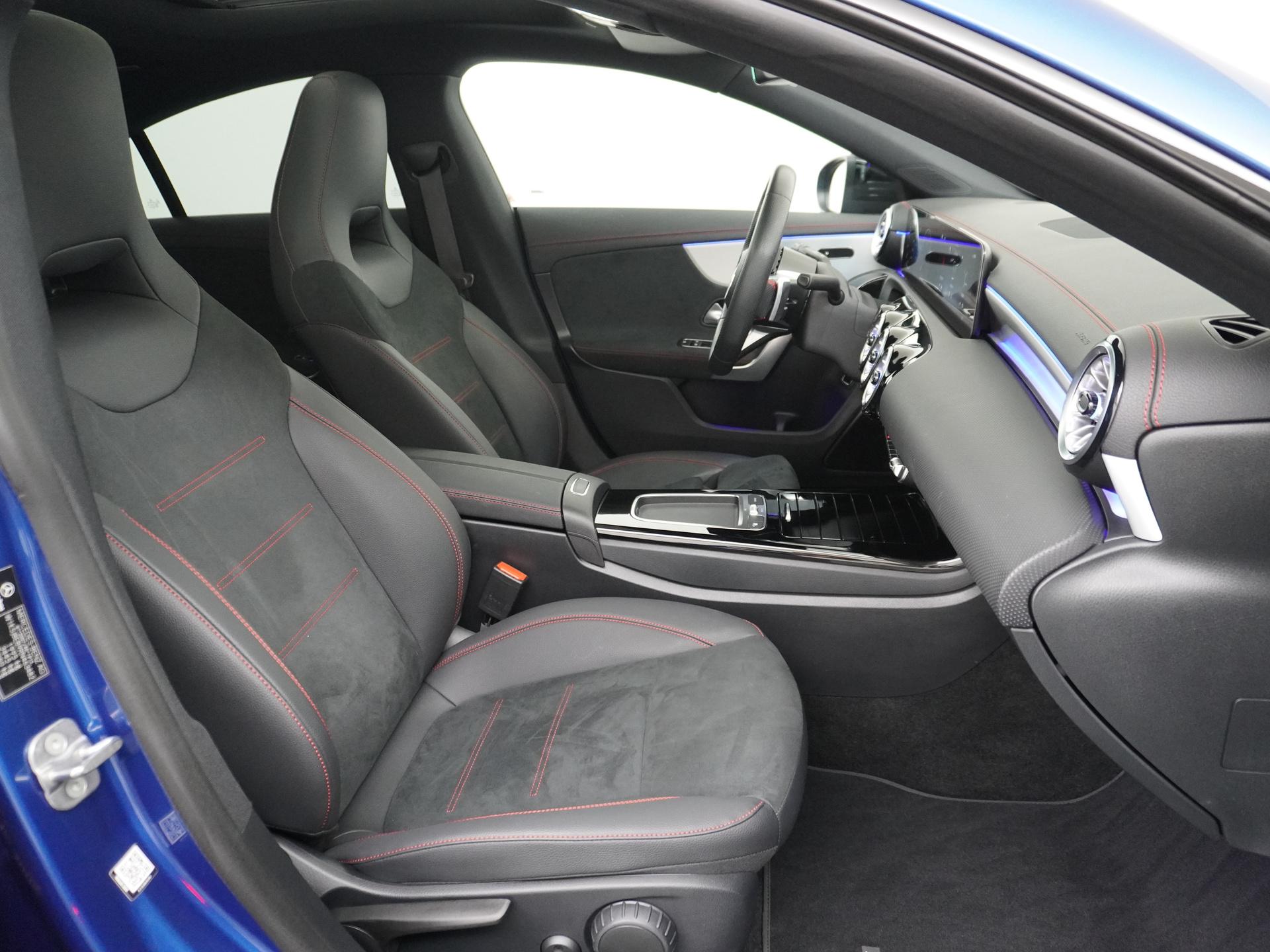 Mercedes-Benz CLA-Klasse 180 AMG Line 48