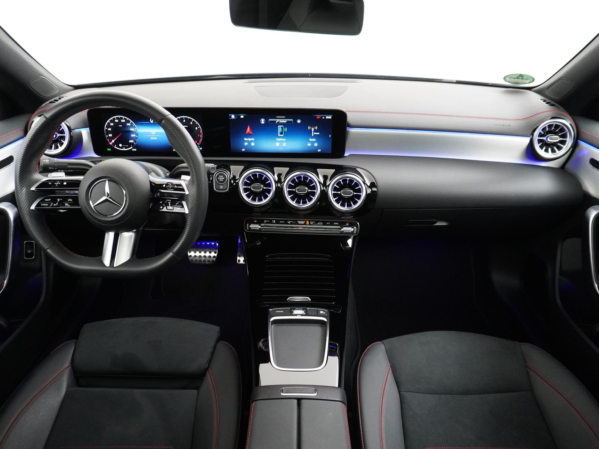 Mercedes-Benz CLA-Klasse 180 AMG Line 5