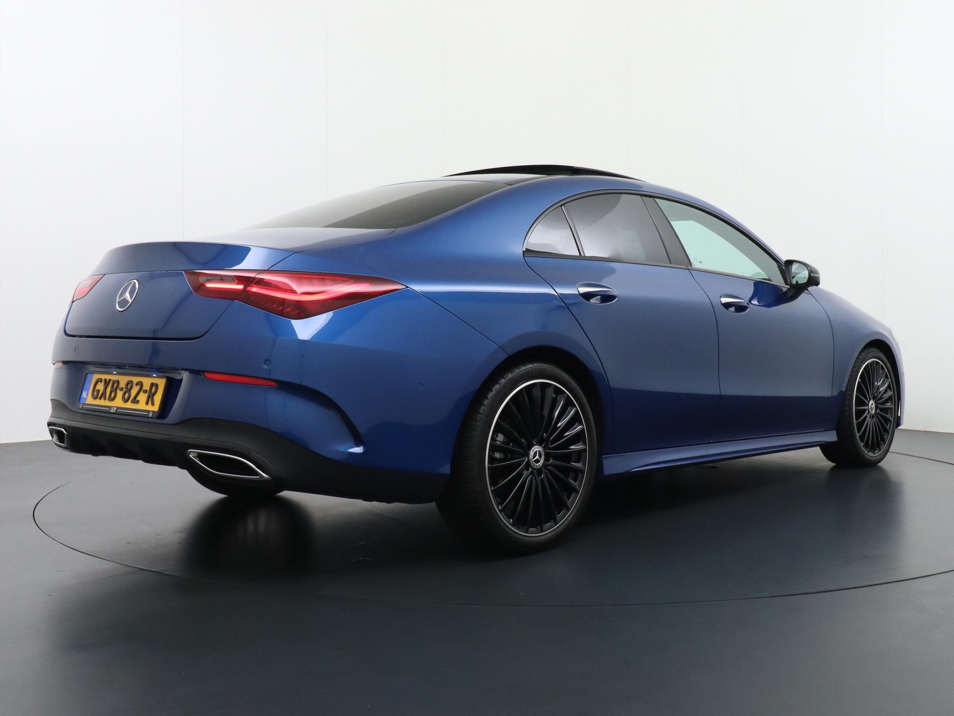 Mercedes-Benz CLA-Klasse 180 AMG Line 8