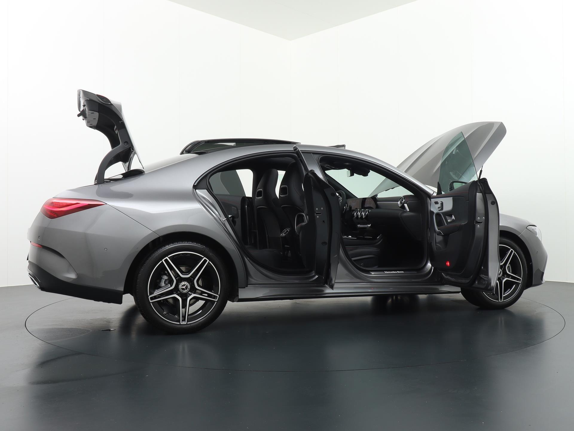 Mercedes-Benz CLA-Klasse 180 AMG Line 11