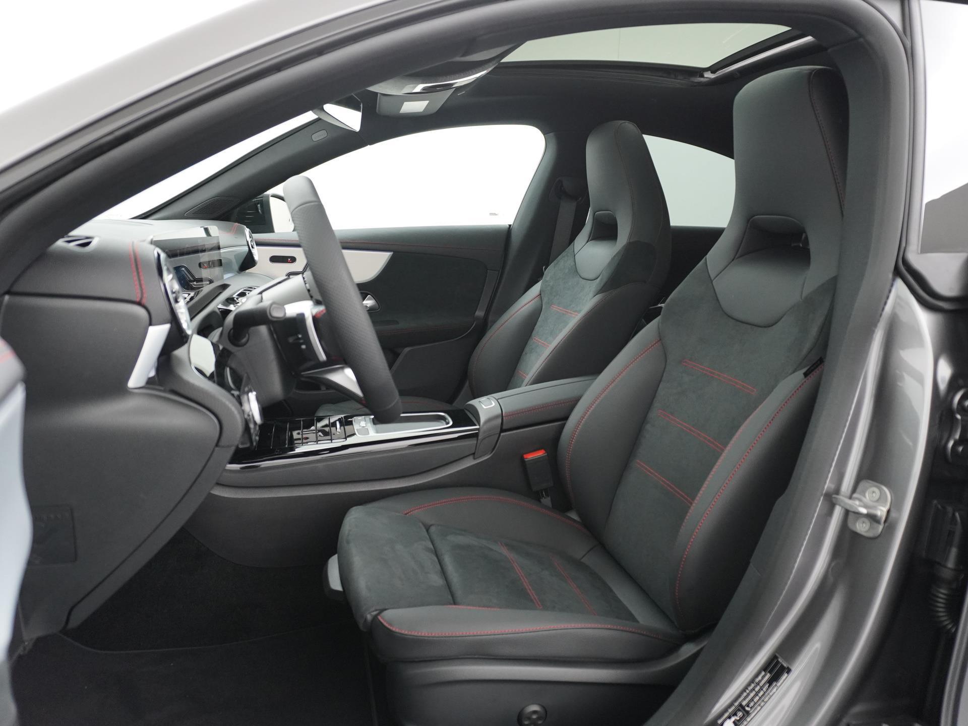 Mercedes-Benz CLA-Klasse 180 AMG Line 19