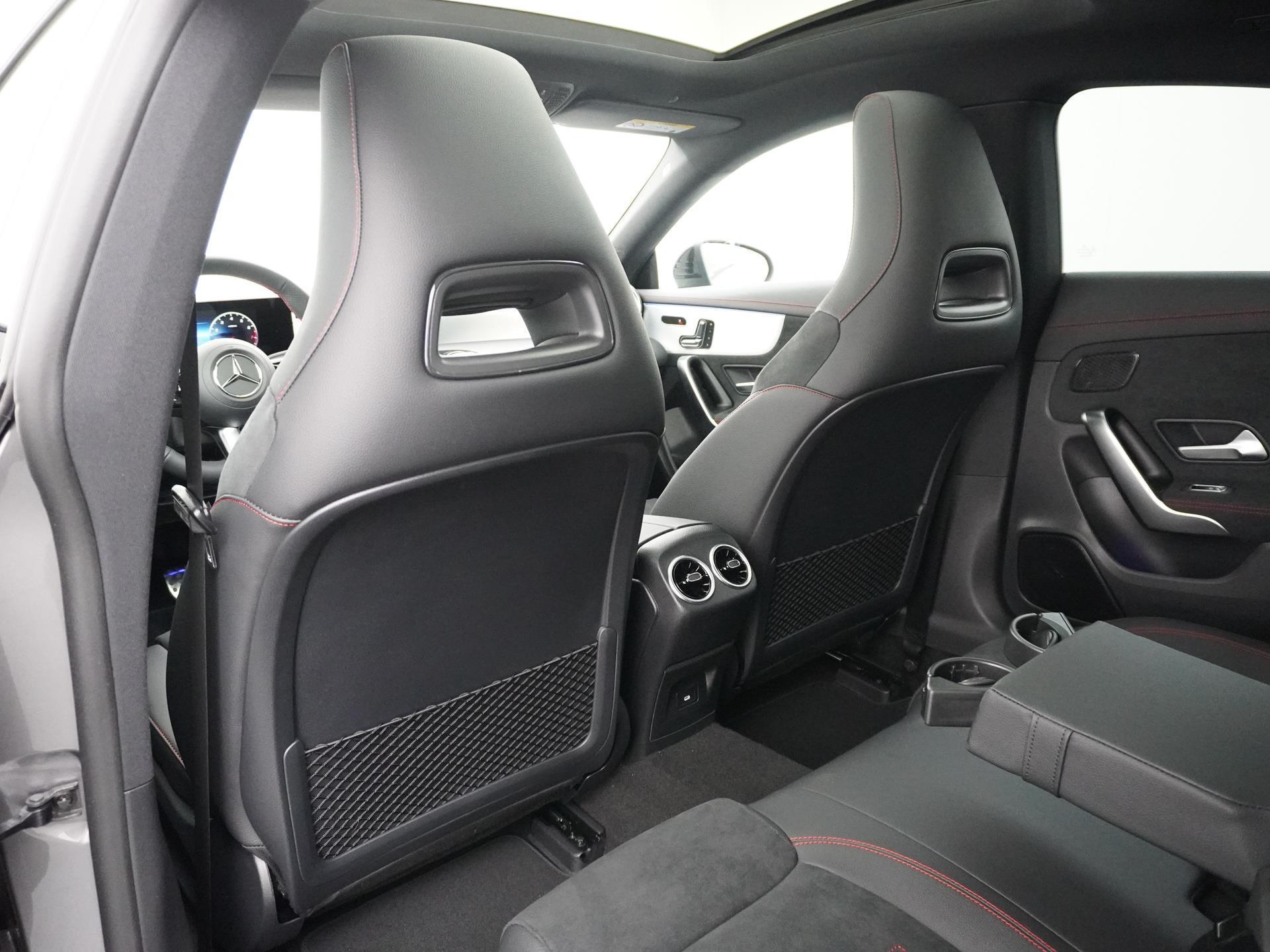 Mercedes-Benz CLA-Klasse 180 AMG Line 20