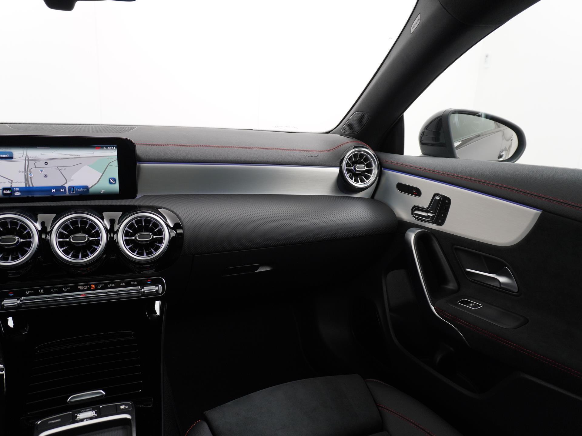 Mercedes-Benz CLA-Klasse 180 AMG Line 24