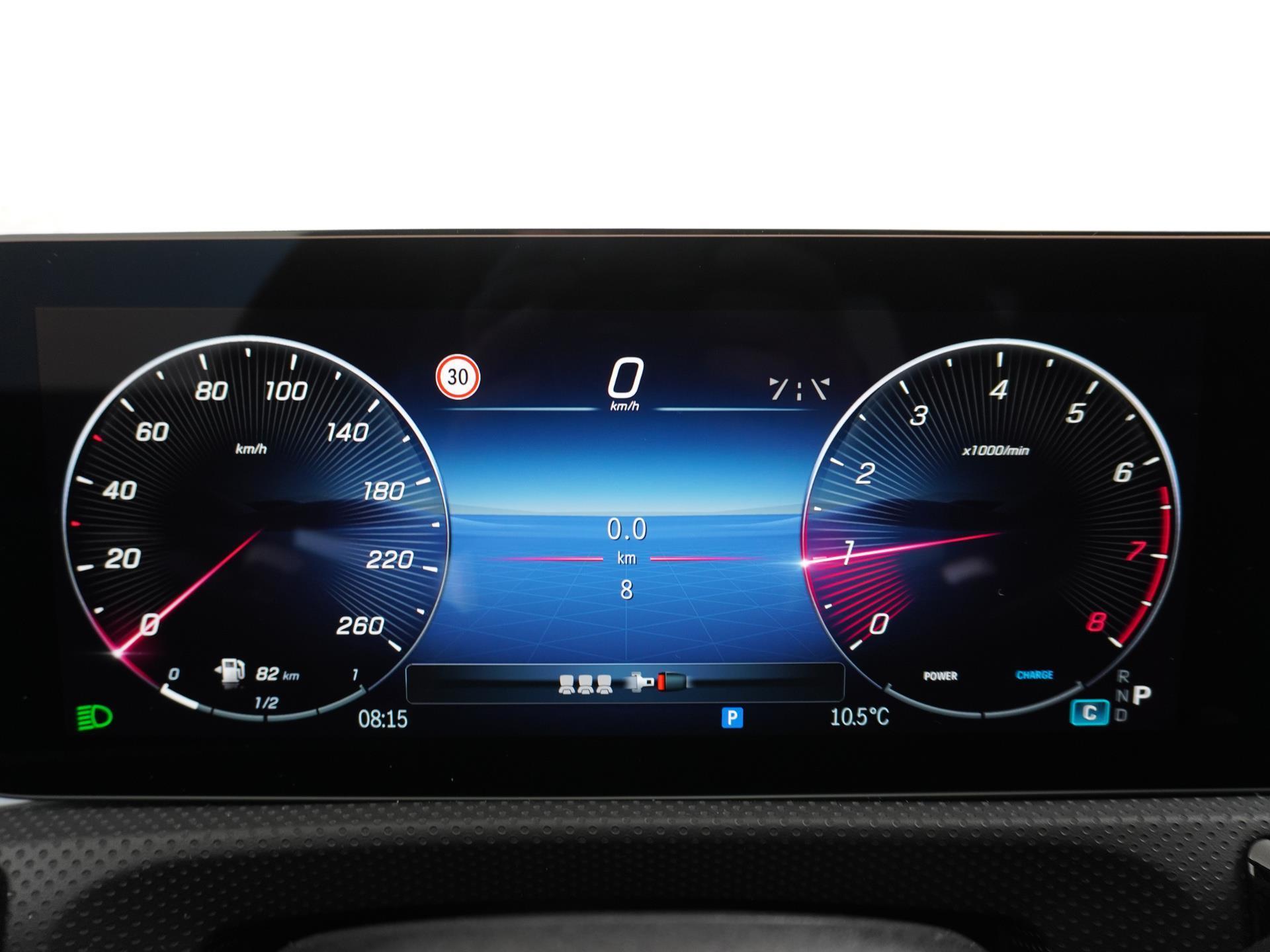 Mercedes-Benz CLA-Klasse 180 AMG Line 30