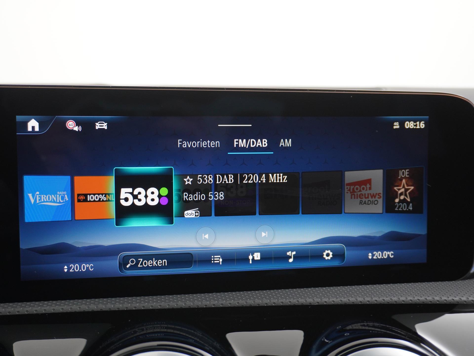 Mercedes-Benz CLA-Klasse 180 AMG Line 36