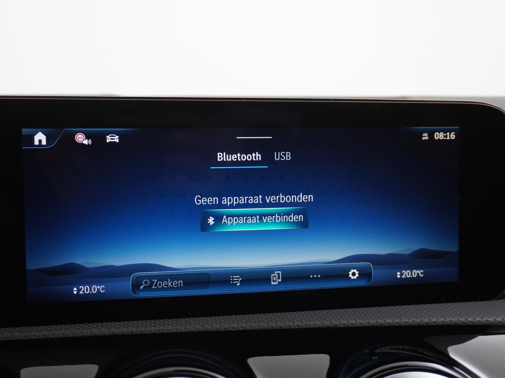 Mercedes-Benz CLA-Klasse 180 AMG Line 37