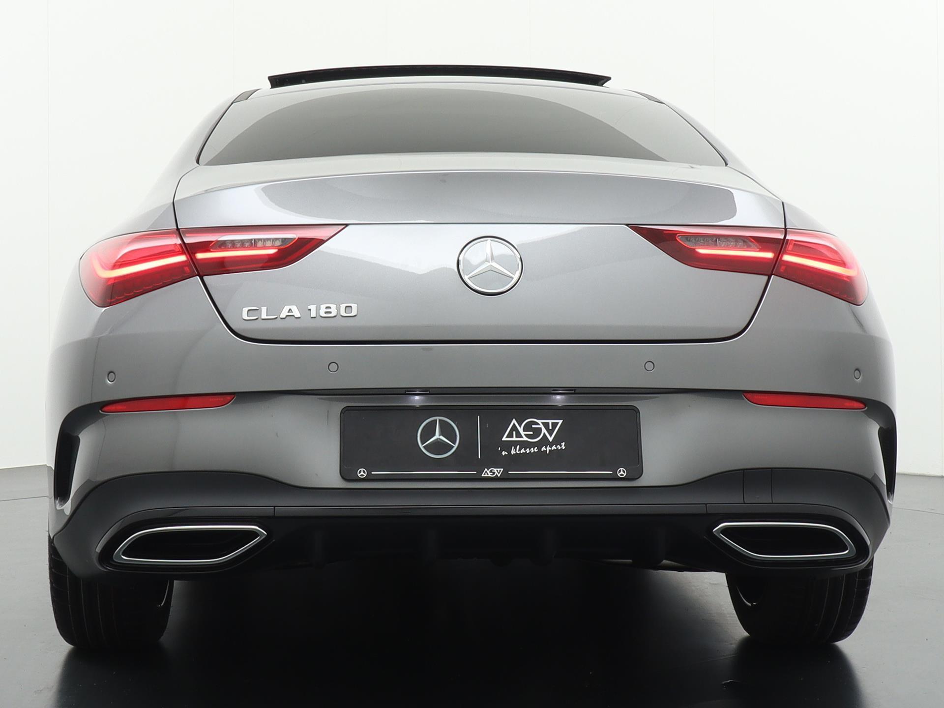 Mercedes-Benz CLA-Klasse 180 AMG Line 5