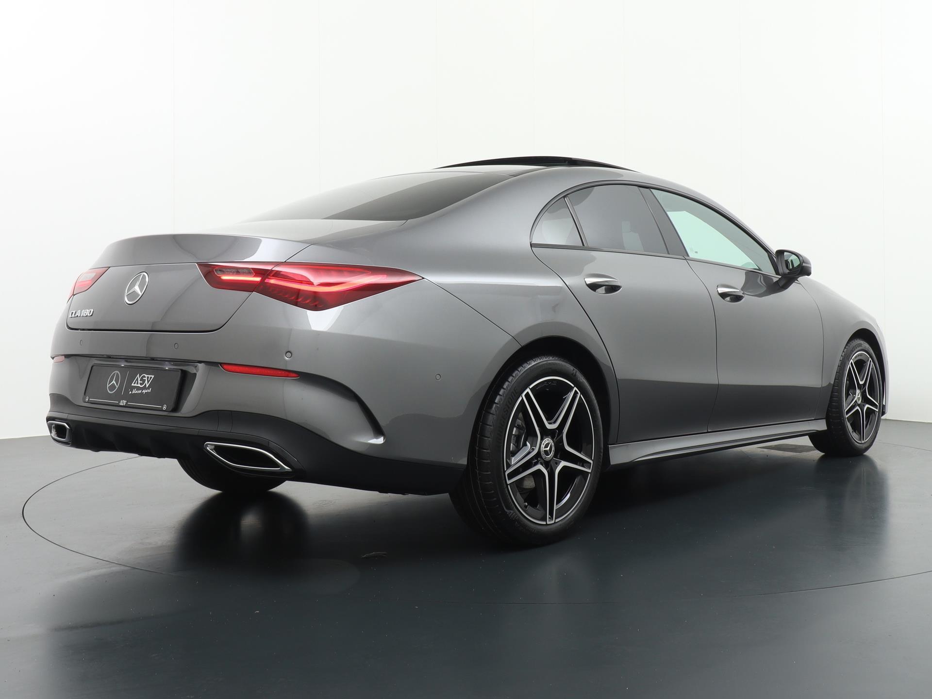 Mercedes-Benz CLA-Klasse 180 AMG Line 6